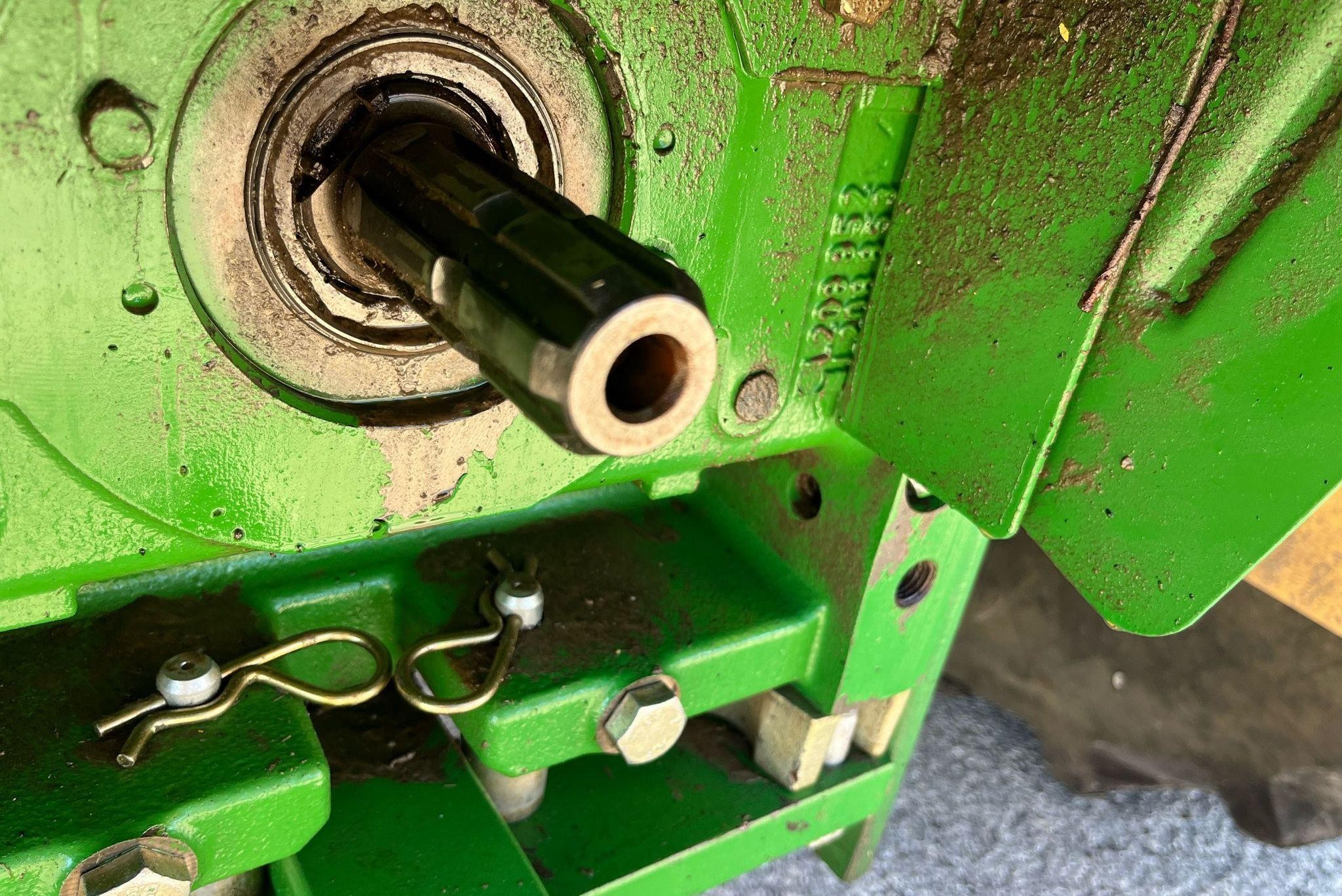 gallery 2015 John Deere 6125M MFWD tractor