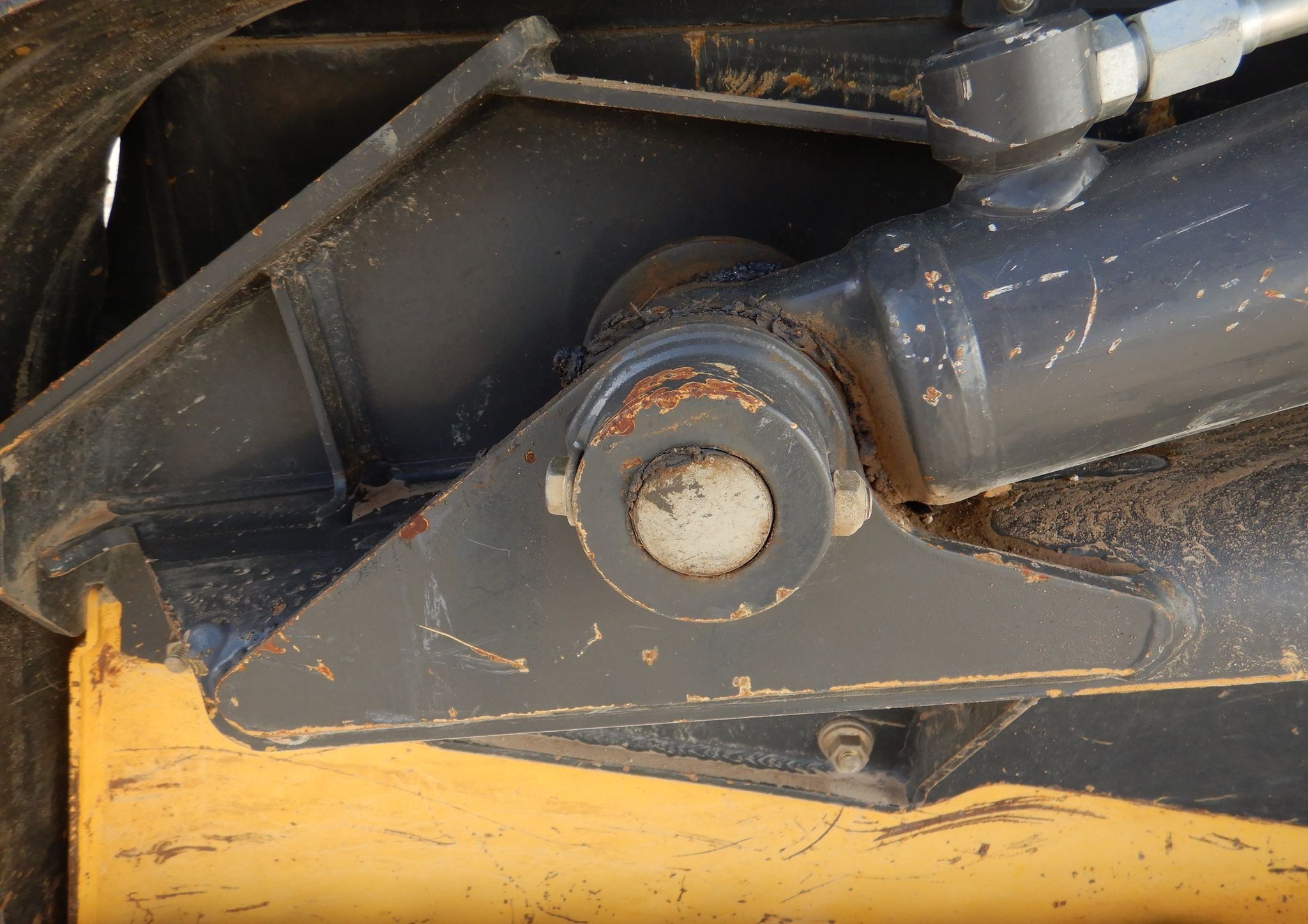 gallery New Holland C245 tracked skid steer loader