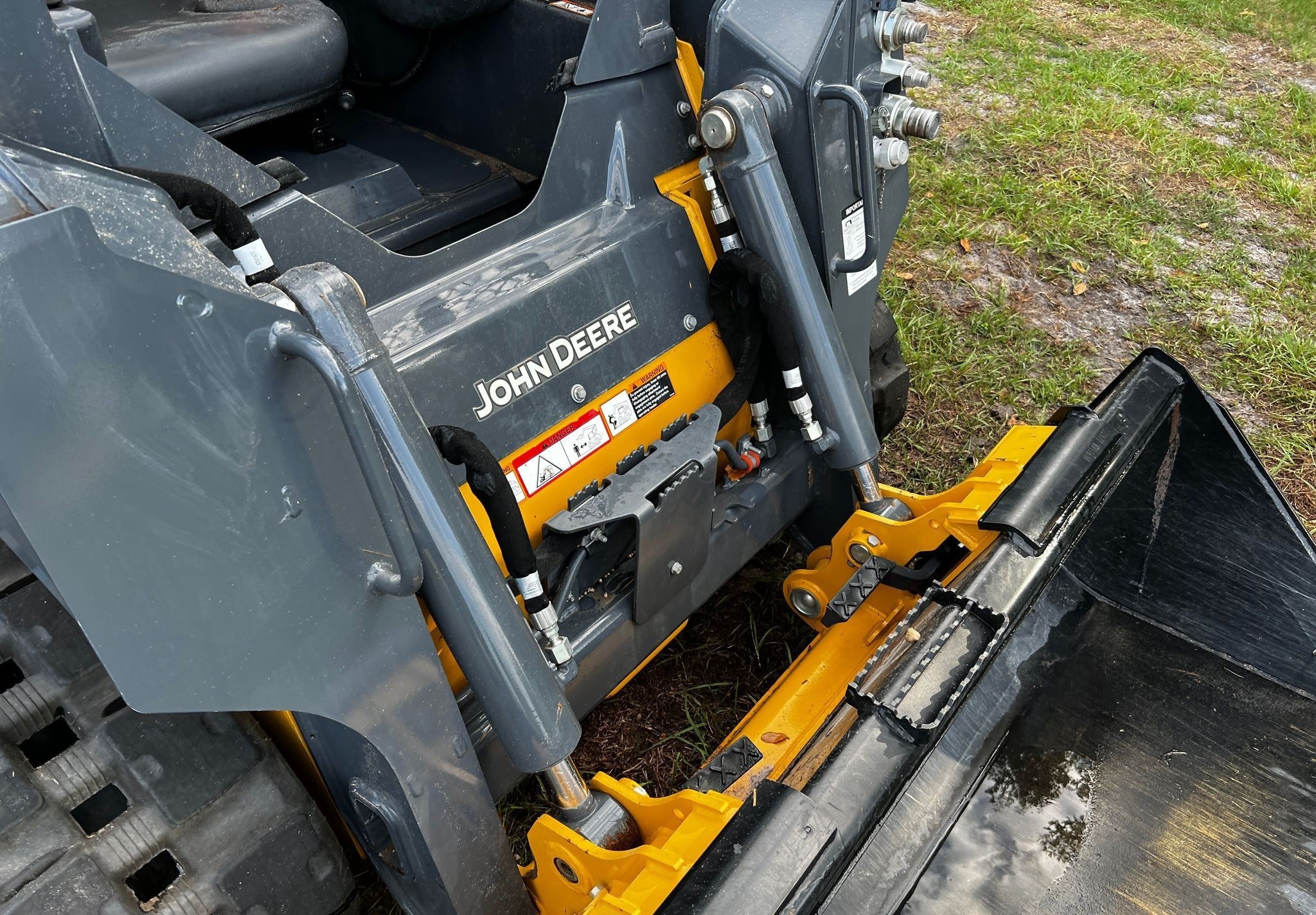 gallery 2022 John Deere 317G tracked skid steer loader