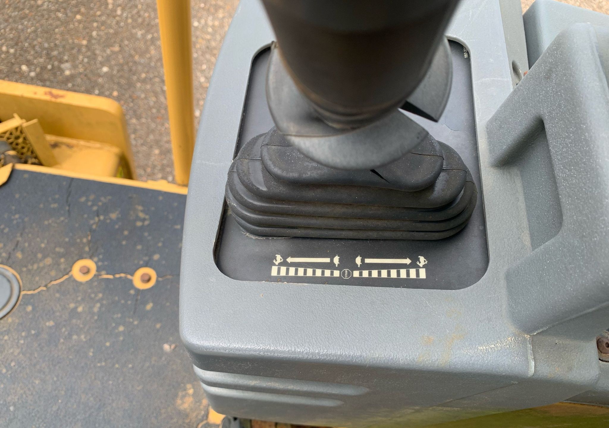gallery 2008 Caterpillar CS56 single drum vibratory roller