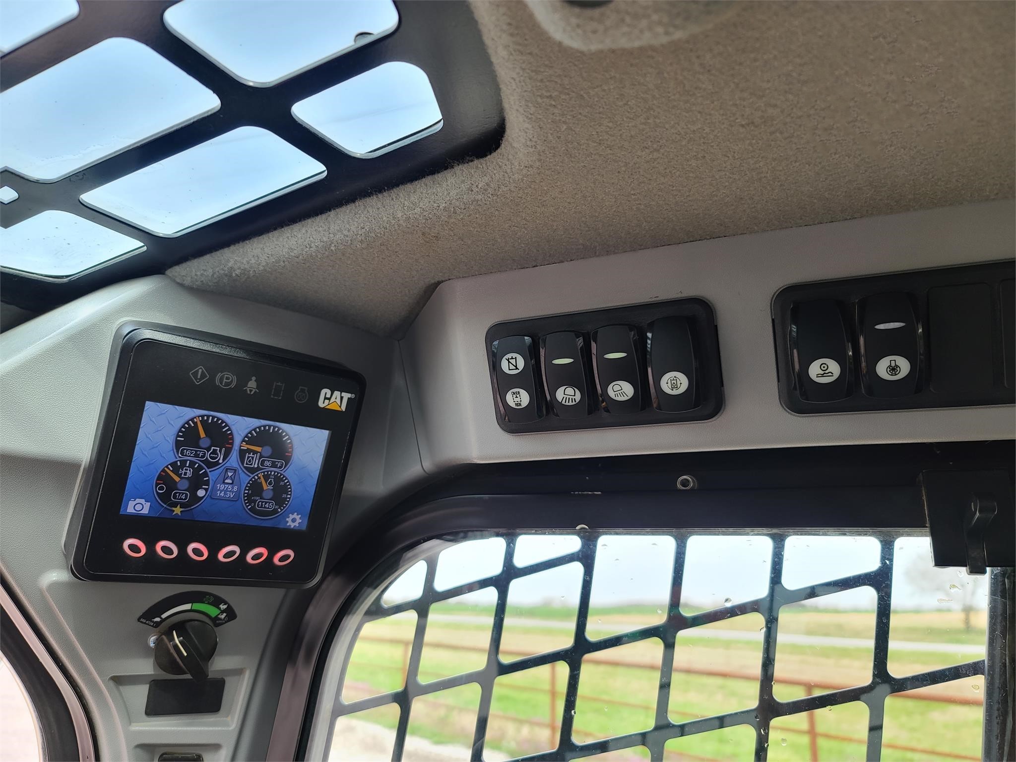 gallery 2017 Caterpillar 289D Skid Steer