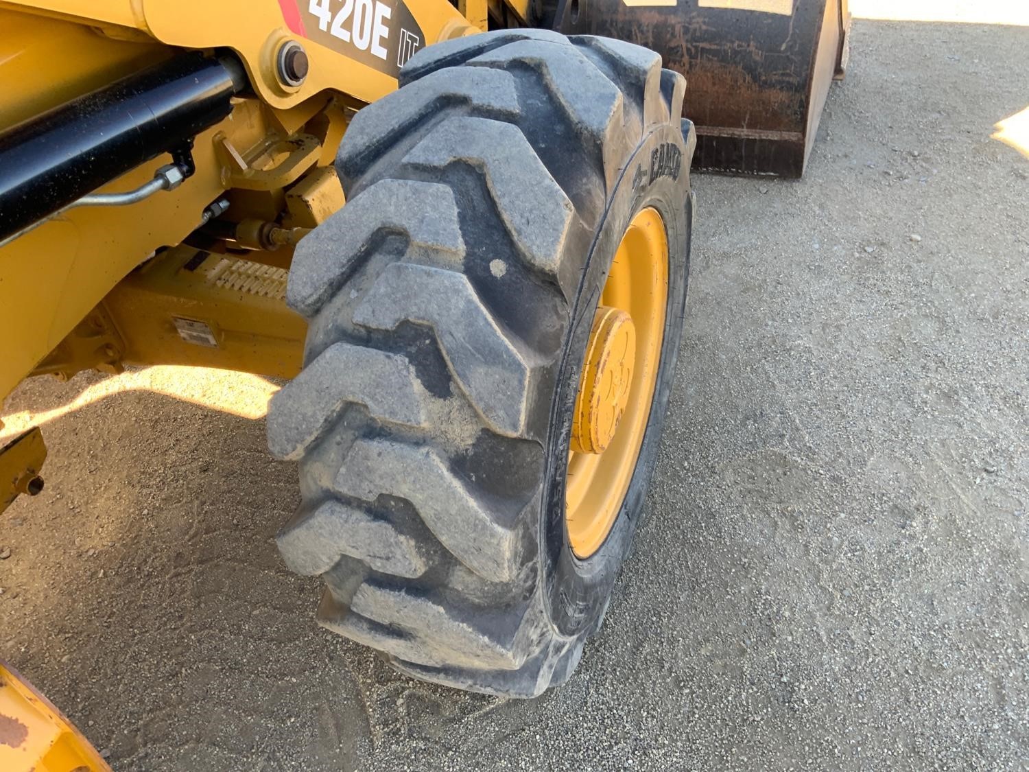 gallery 2011 Caterpillar 420E IT 4x4 Loader Backhoe