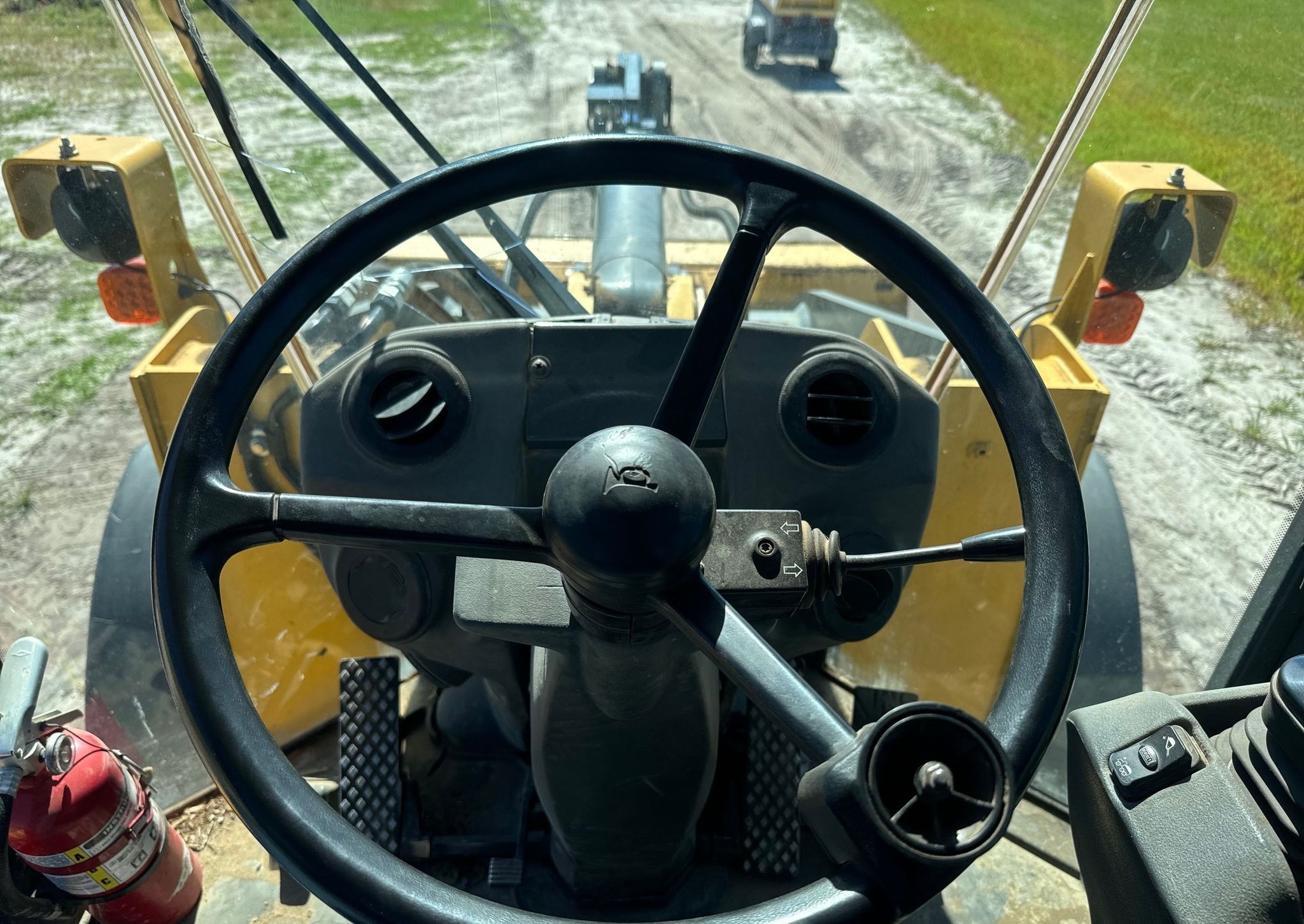 gallery 2014 John Deere 624K wheel loader