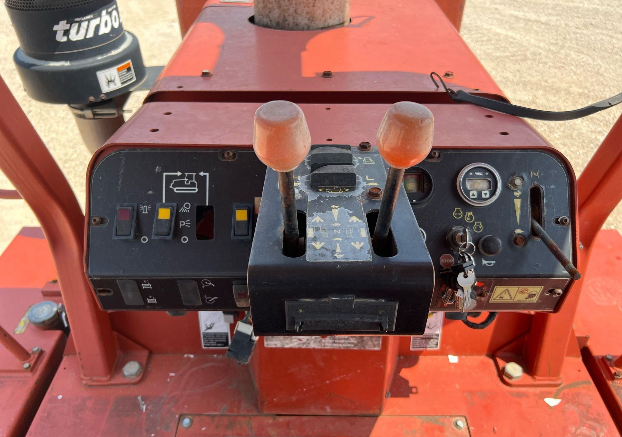gallery 2006 Ditch Witch HT185 cable plow