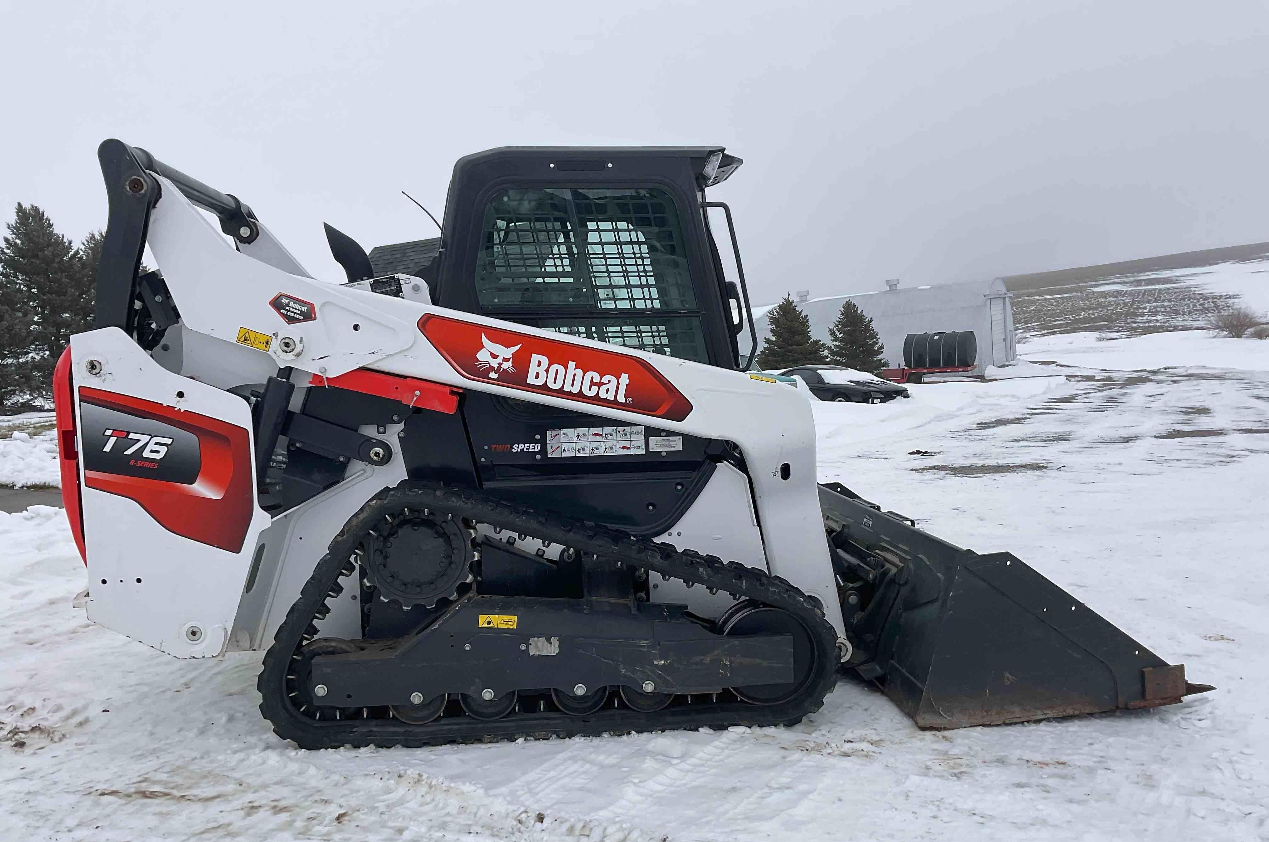 gallery Bobcat T76 R-Series Compact Track Loader