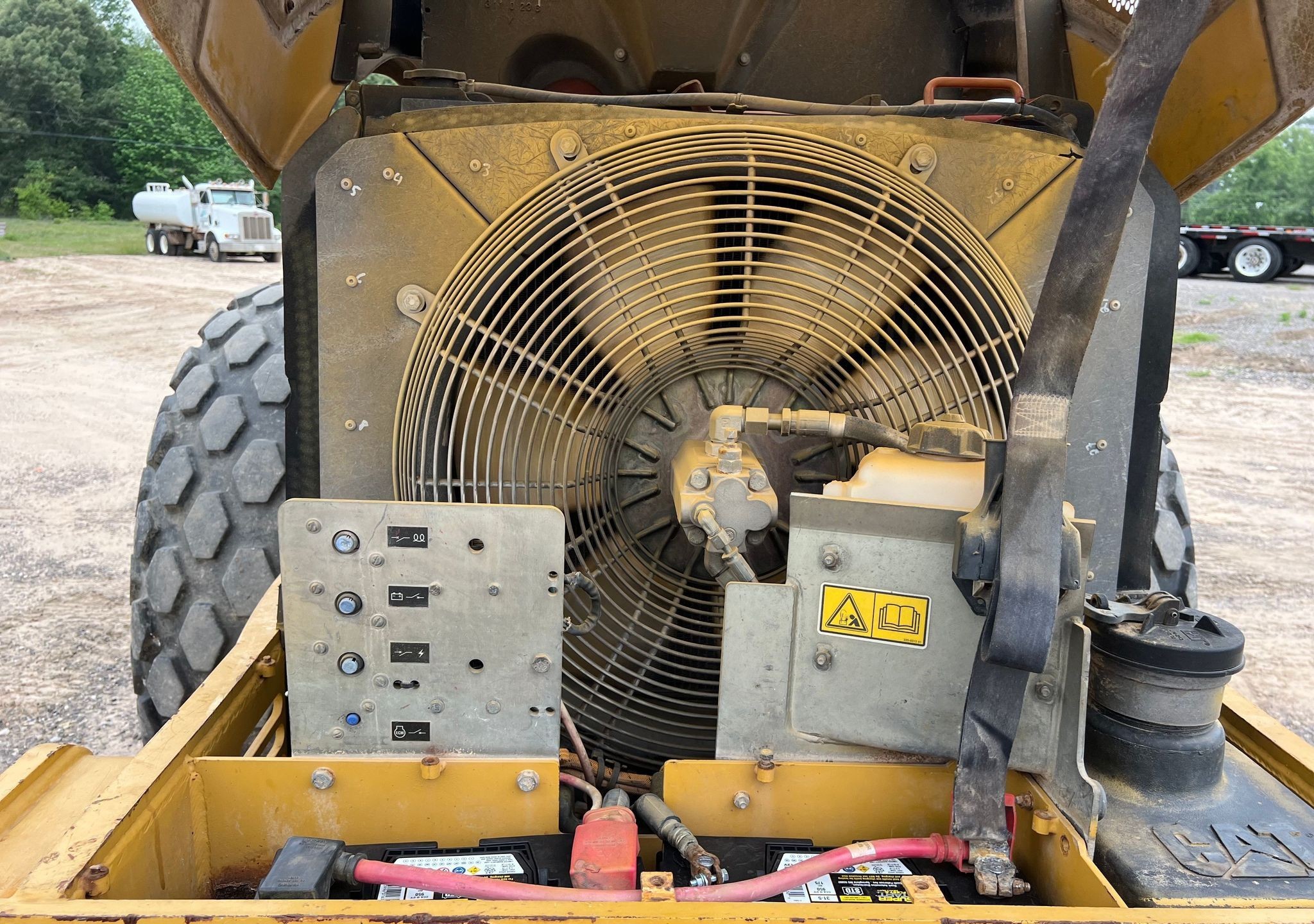 gallery 2008 Caterpillar CS56 single drum vibratory roller