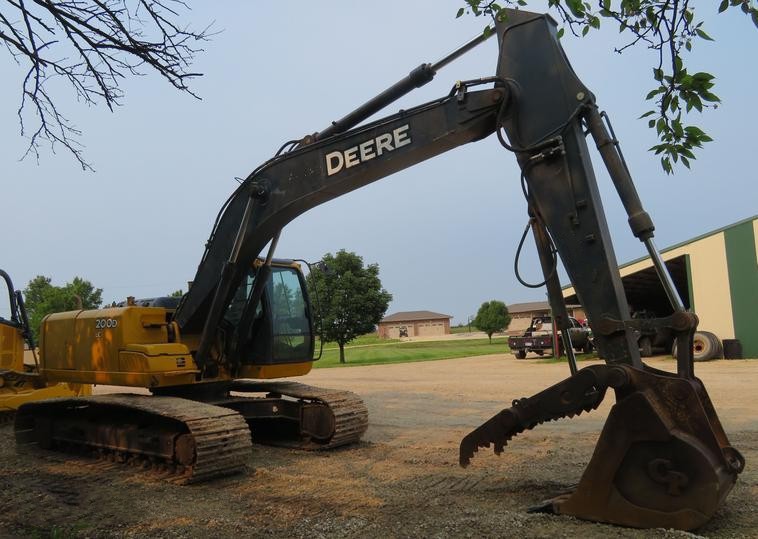 gallery 2012 John Deere 200D LC excavator