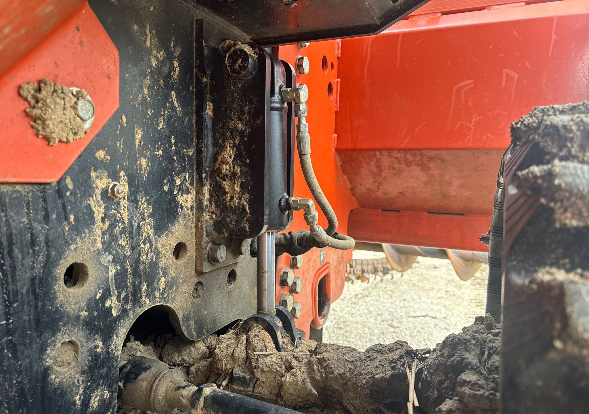 gallery 2013 Ditch Witch RT120 Quad trencher
