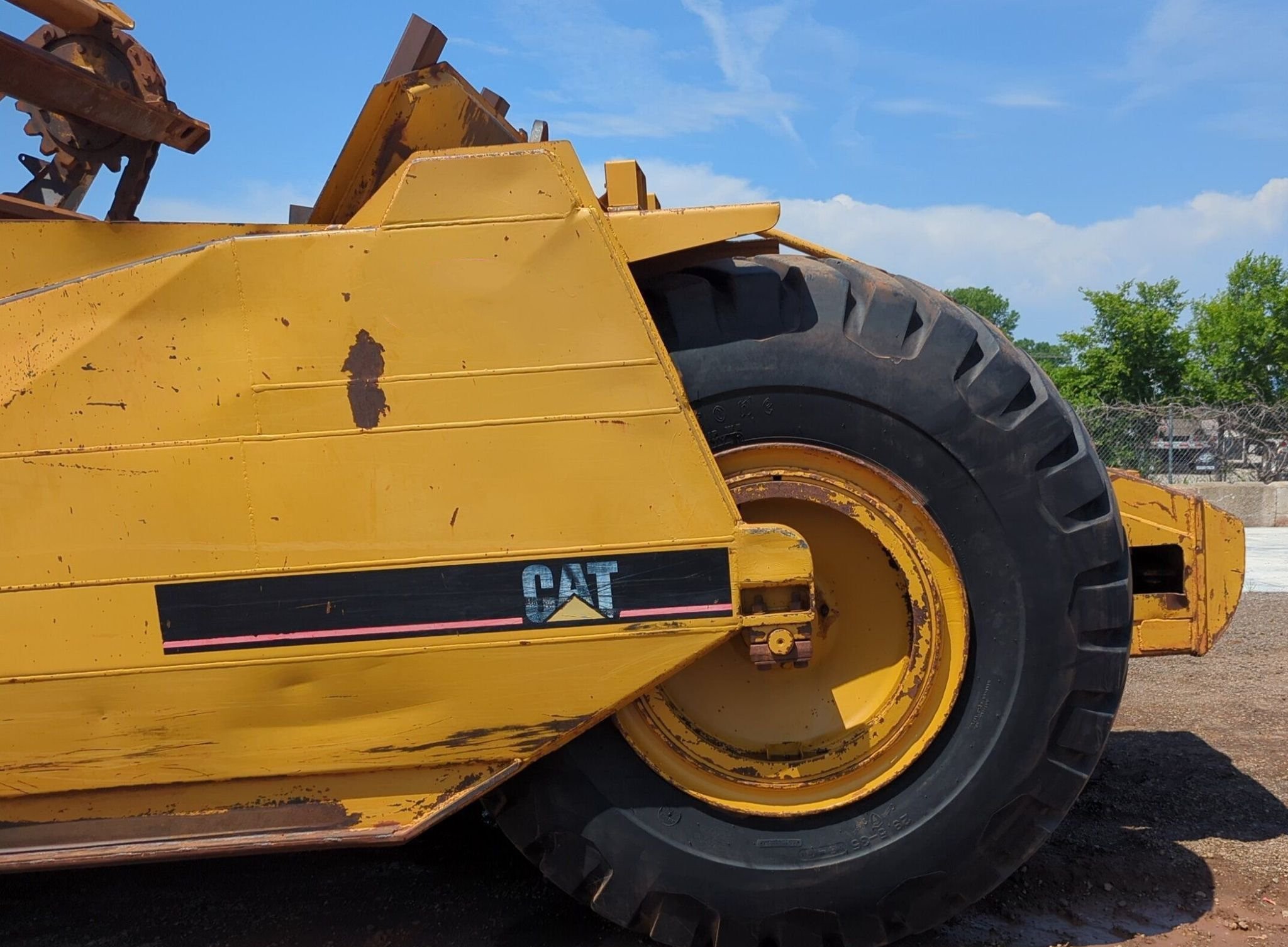 gallery 1995 Caterpillar 623F Elevating Scraper