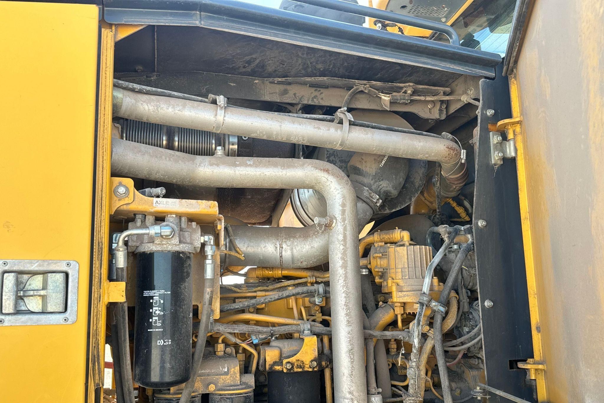 gallery 2013 John Deere 772G motor grader