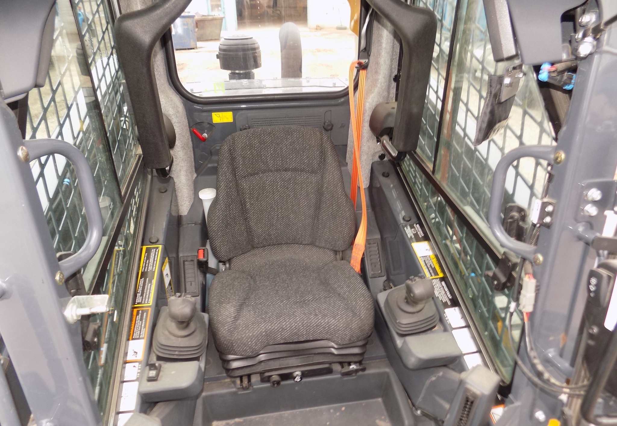gallery 2019 John Deere 333G tracked skid steer loader1
