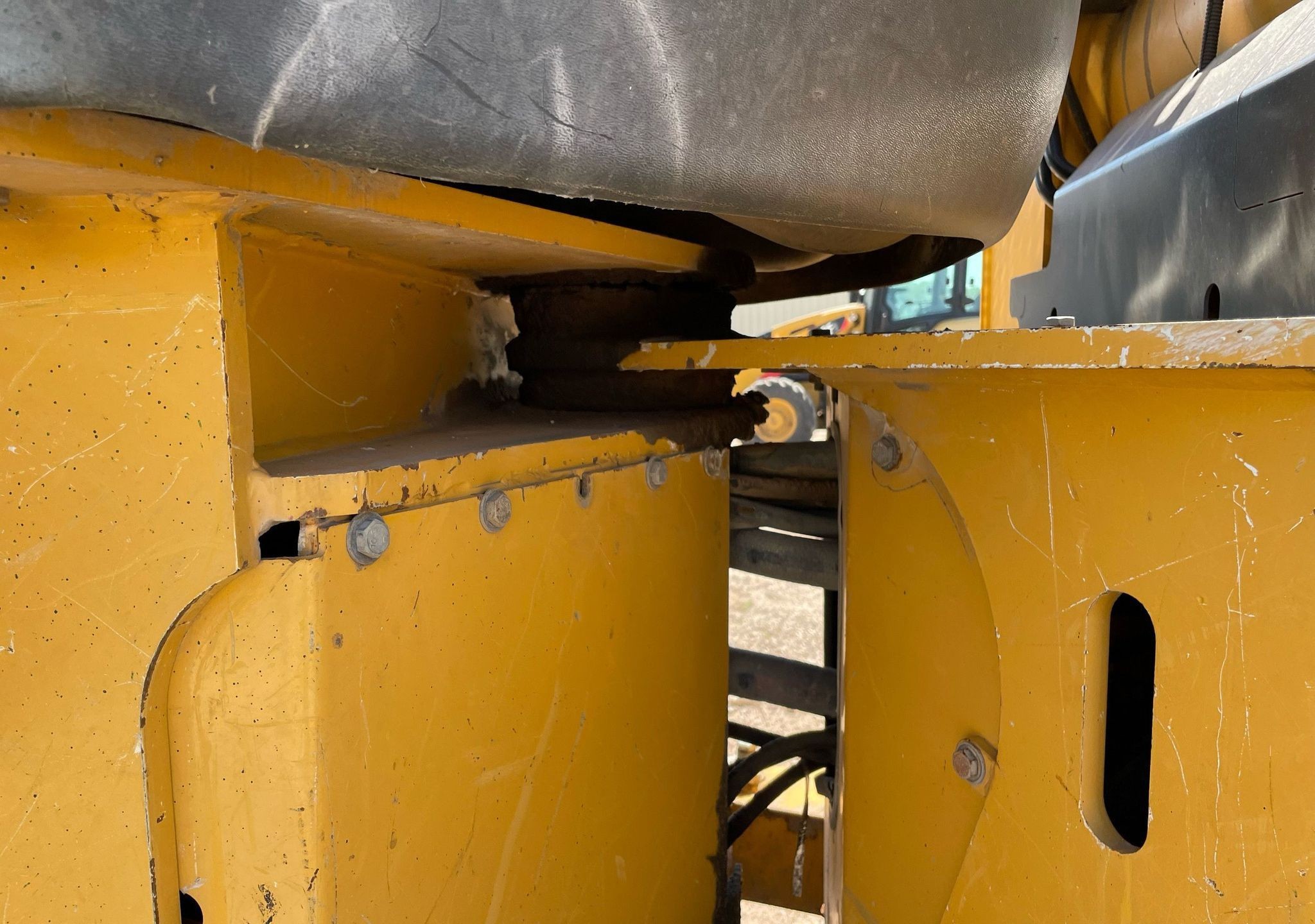 gallery 2013 John Deere 624K wheel loader