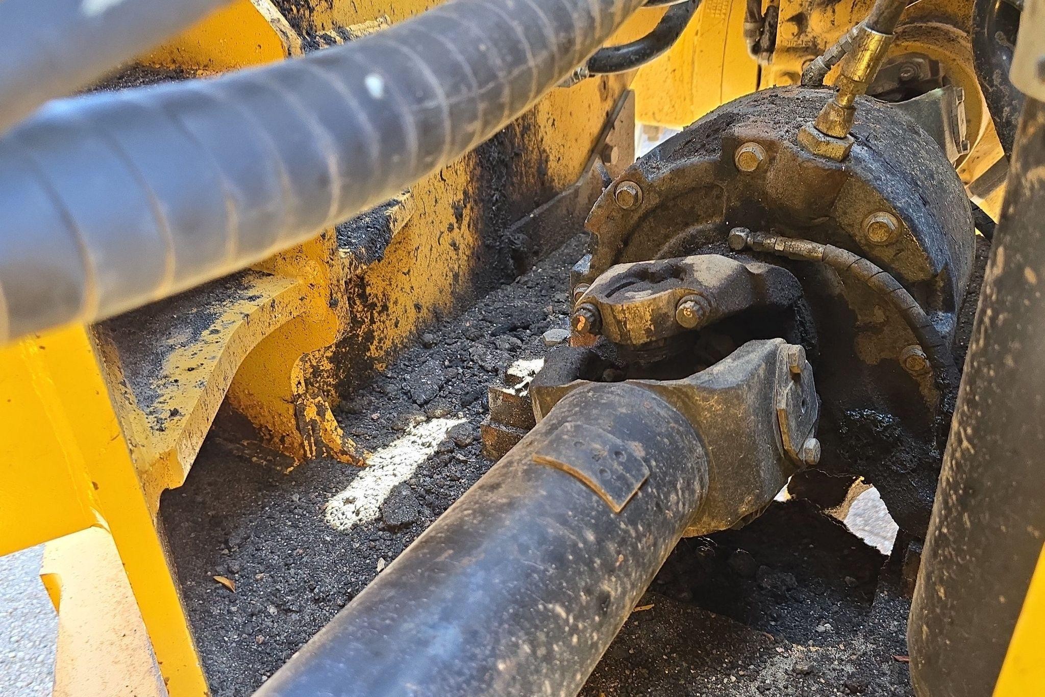gallery 2014 John Deere 824K Wheel Loader