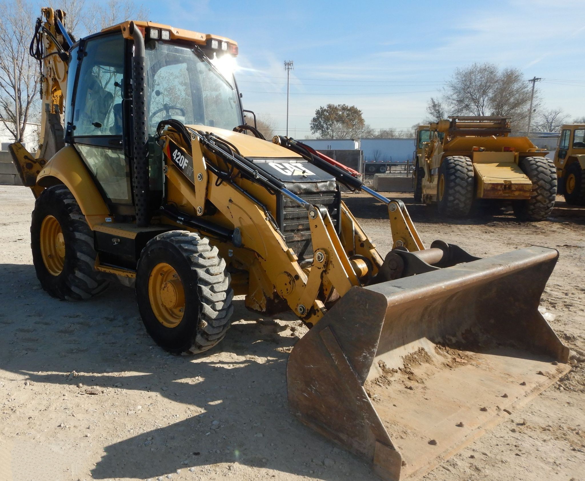 gallery 2014 Caterpillar 420F IT backhoe