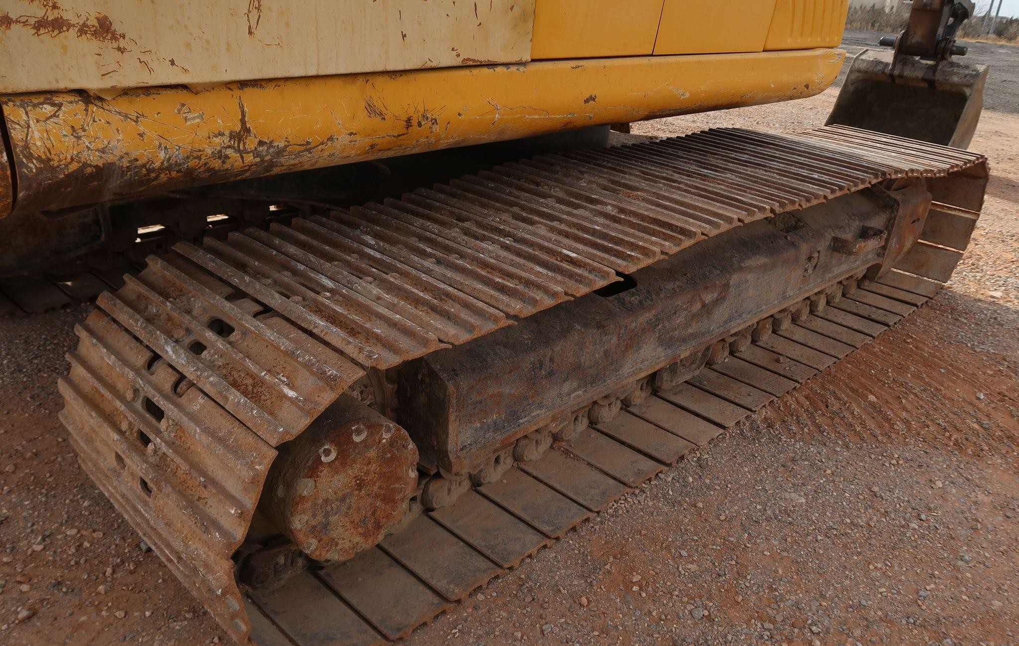 gallery 2015 John Deere 210G LC  excavator