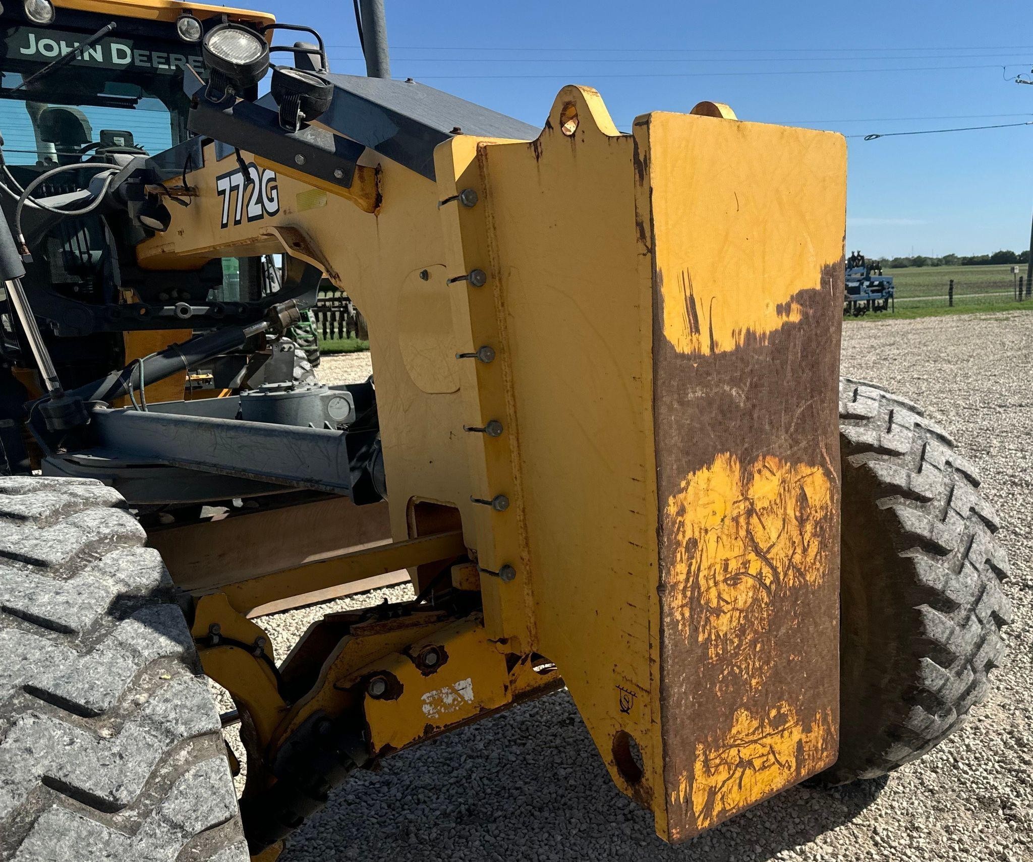 gallery 2013 John Deere 772G motor grader