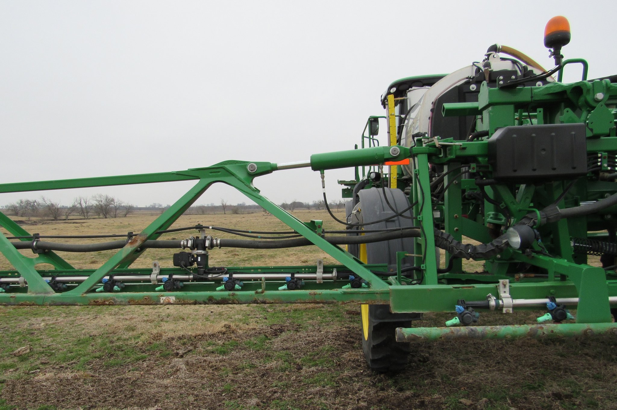 gallery 2014 John Deere R4038 self-propelled sprayer