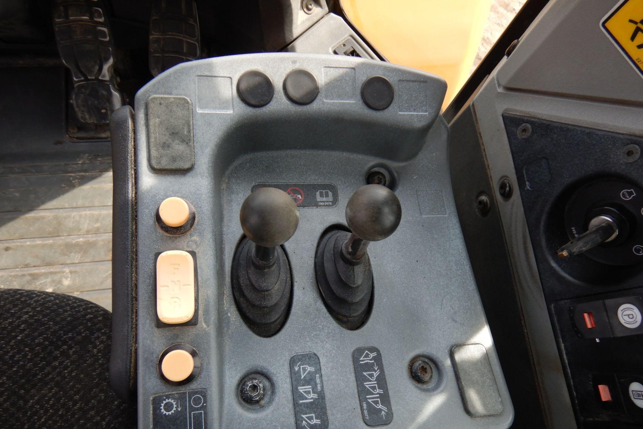 gallery 2014 Caterpillar 950K wheel loader