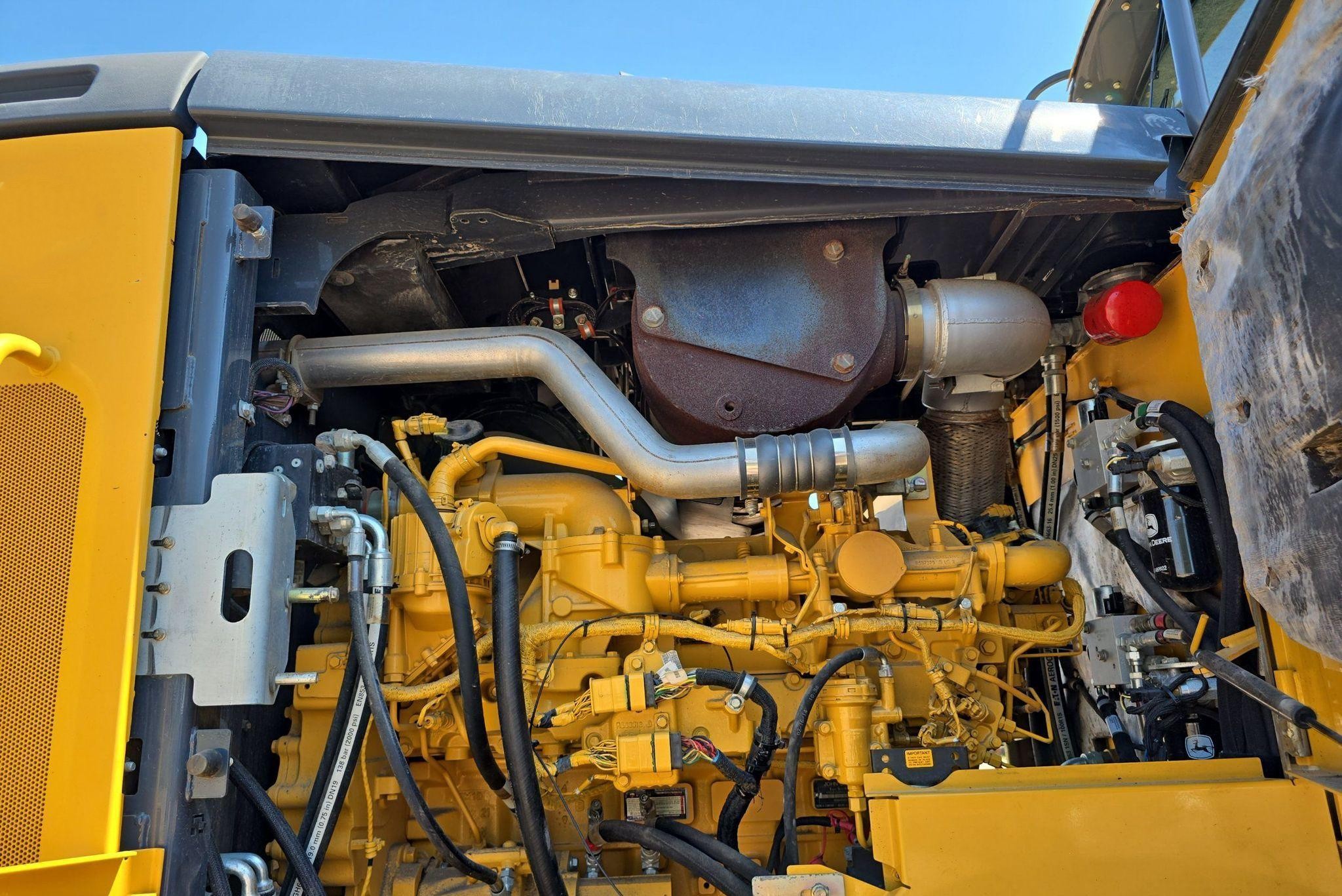 gallery 2014 John Deere 824K Wheel Loader