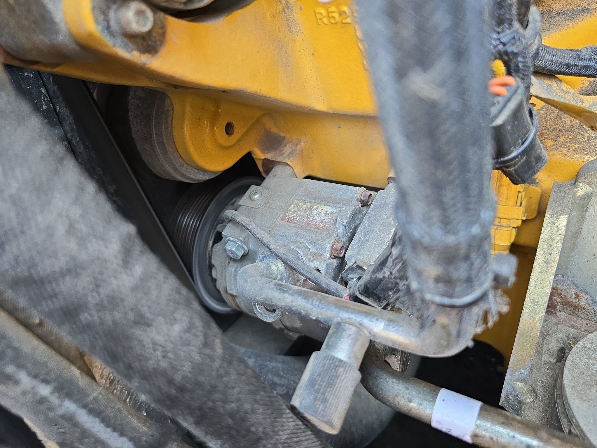 gallery 2014 John Deere 824K Wheel Loader