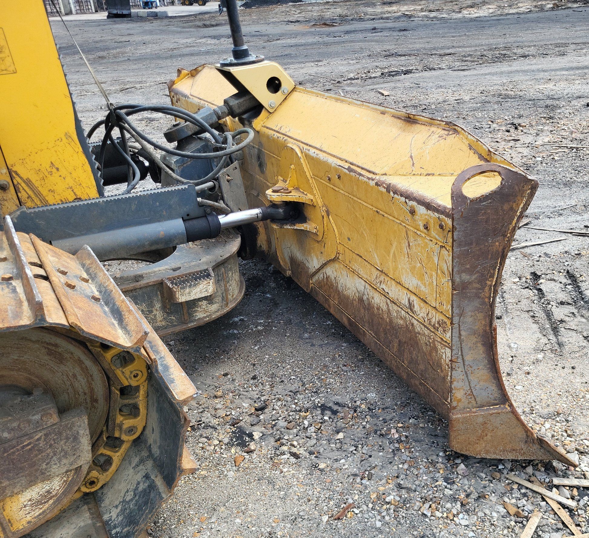 gallery 2015 John Deere 700K LGP dozer