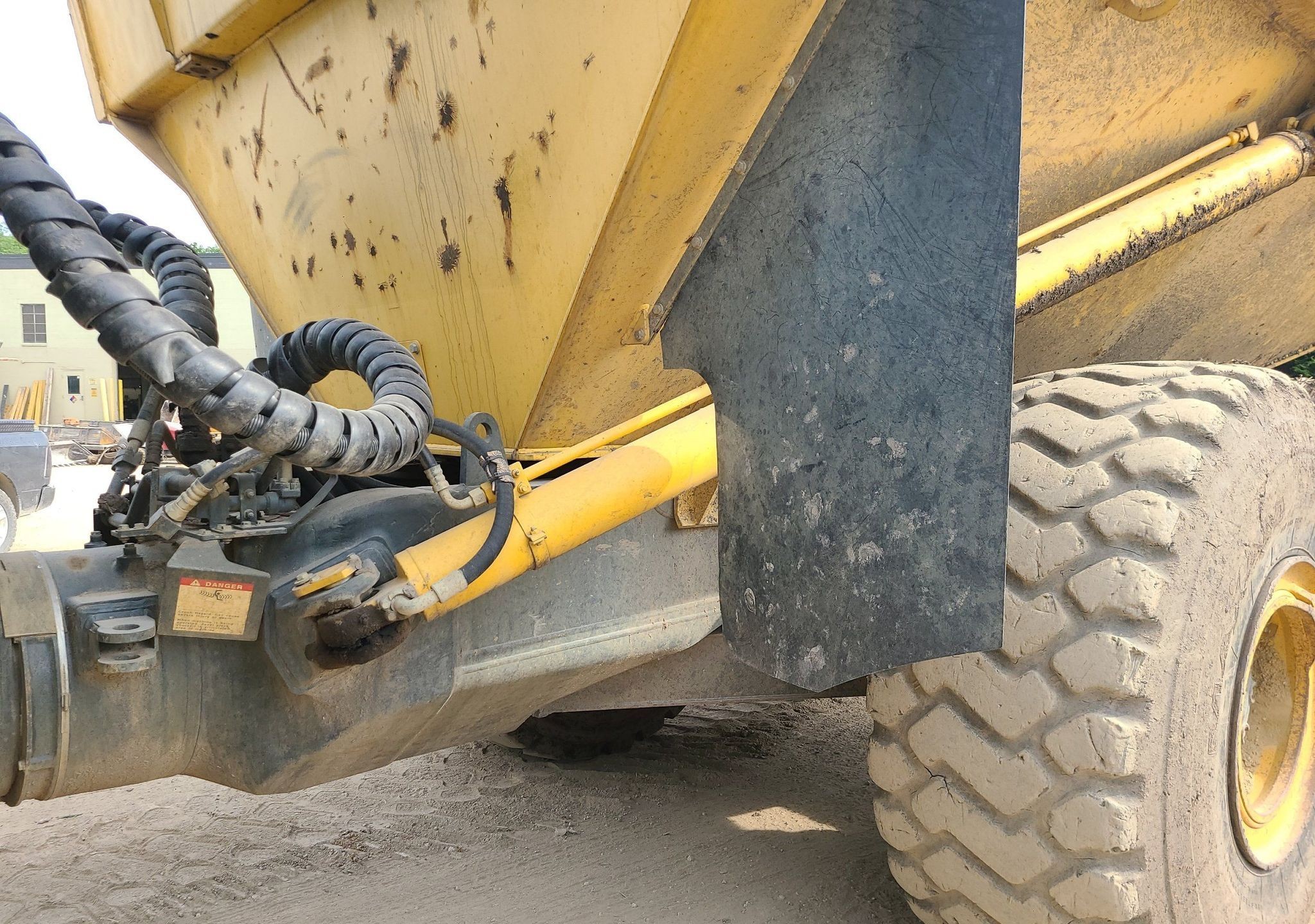 gallery 2013 Komatsu HM400-3 haul truck