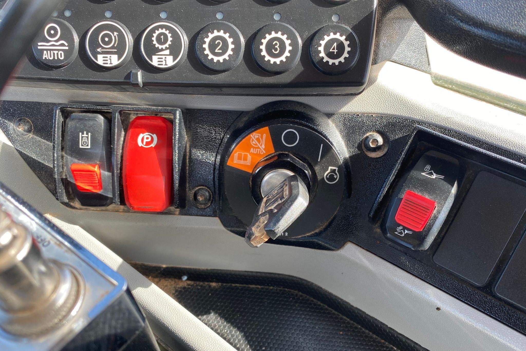 gallery 2017 Caterpillar 938M wheel loader