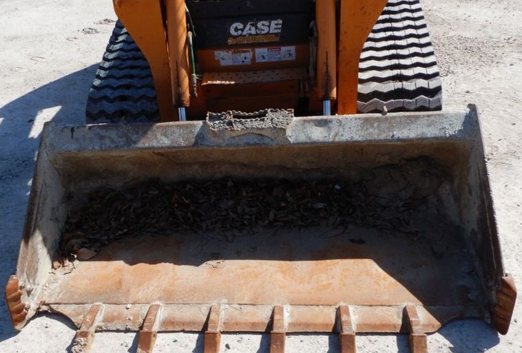 gallery 2011 Case TR320 tracked skid steer loader