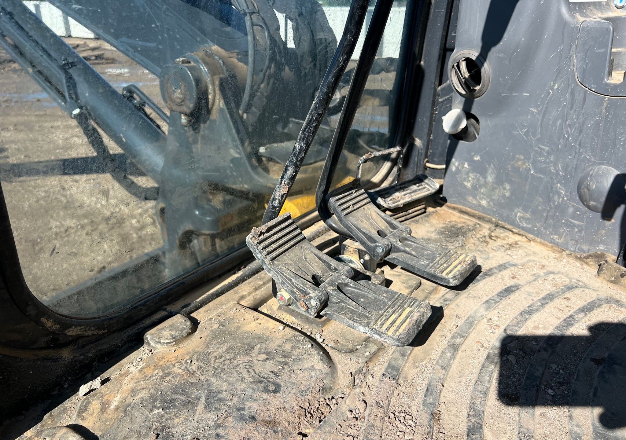 gallery 2019 John Deere 60G mini excavator