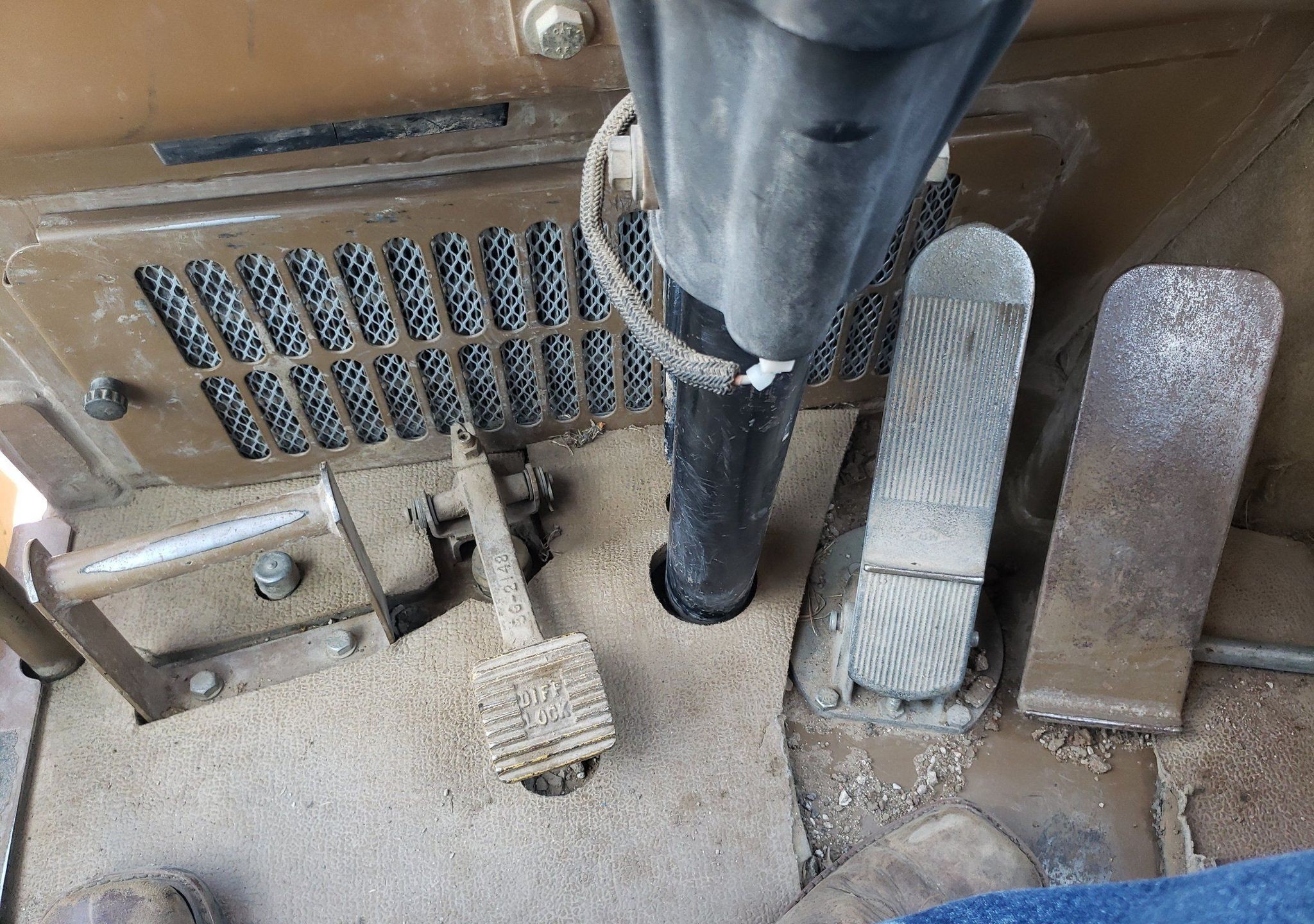 gallery 2006 Caterpillar 615C elevating scraper