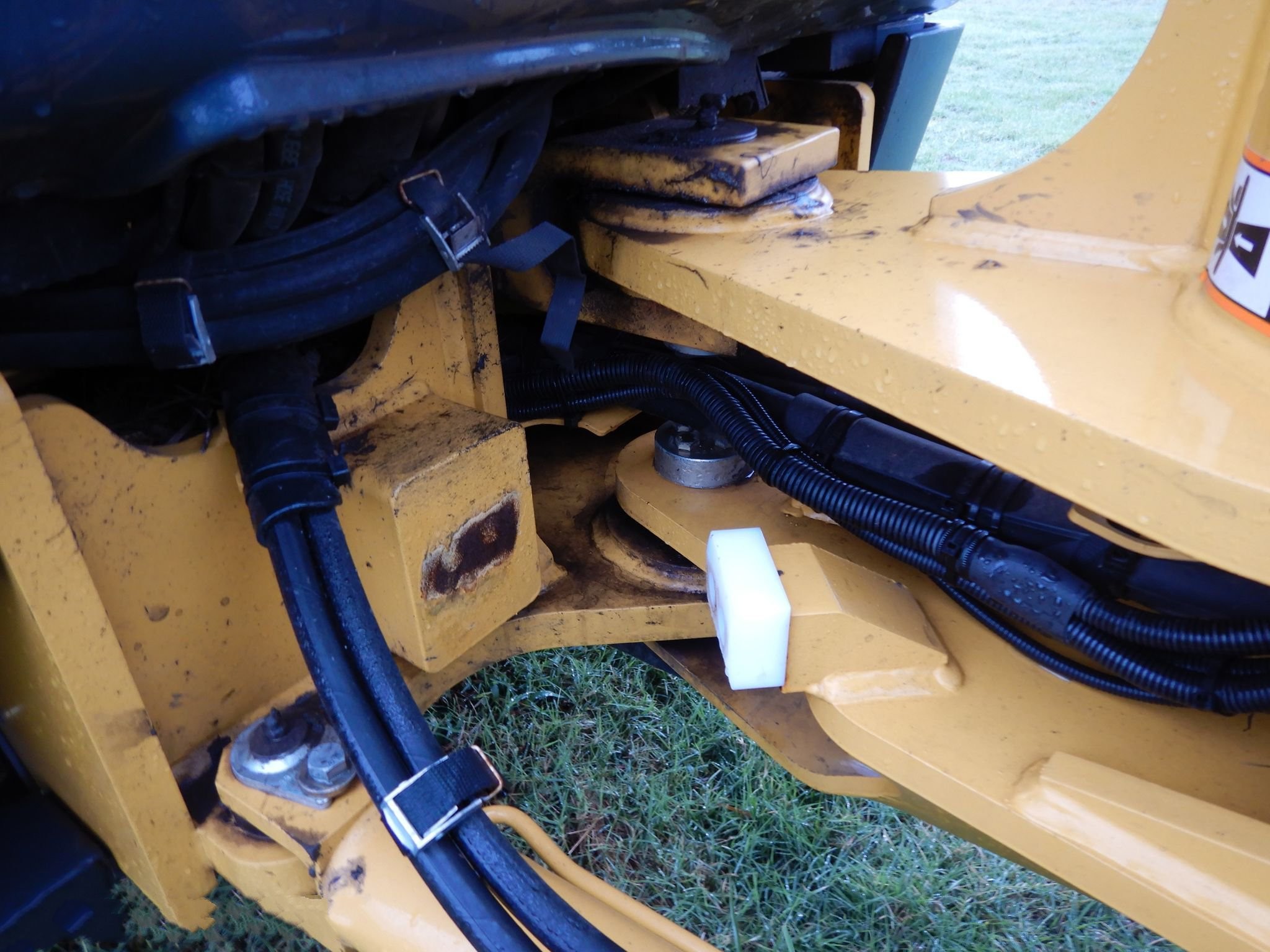 gallery 2018 John Deere 204L Wheel Loader