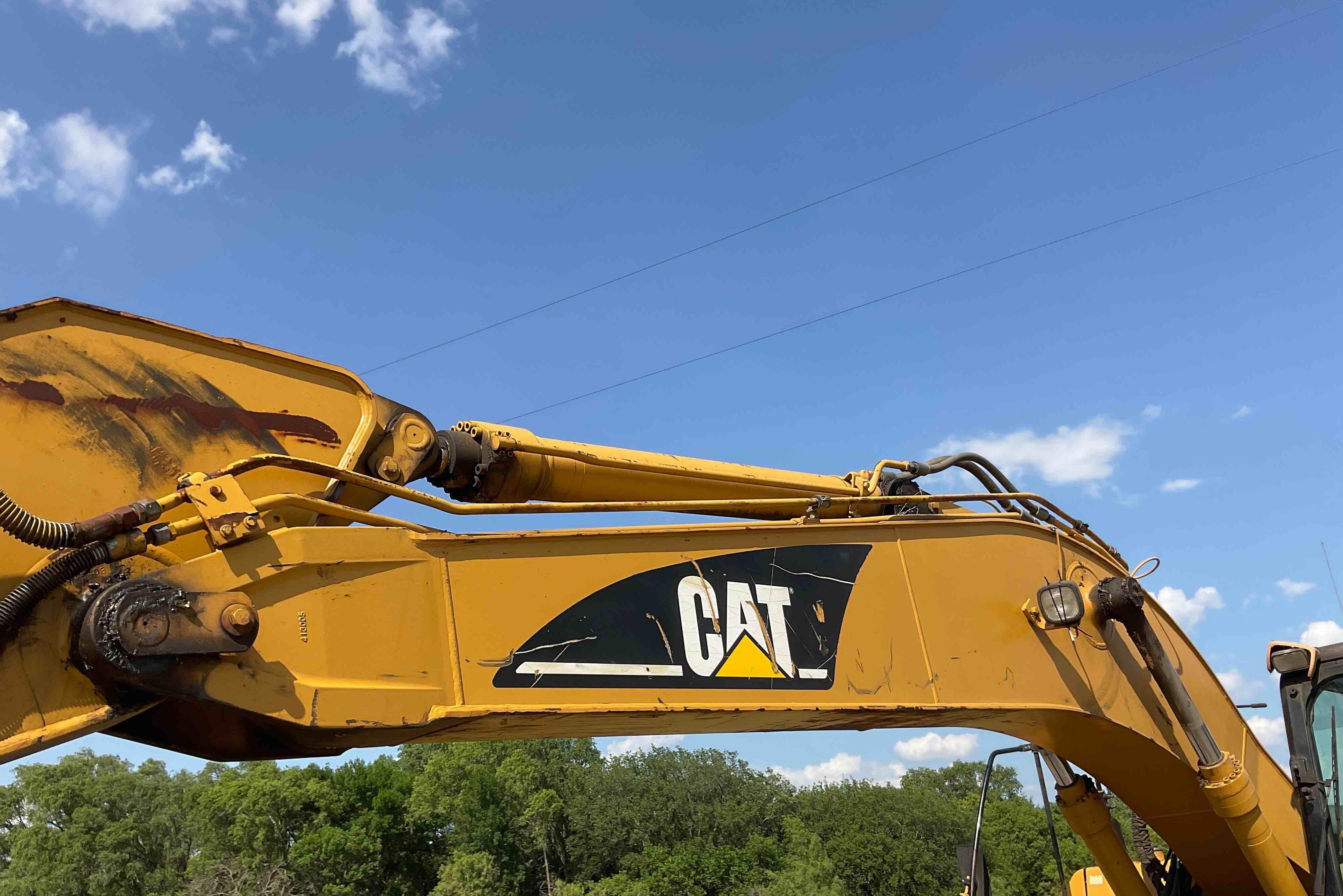 gallery 2004 Caterpillar 320CLU Excavator