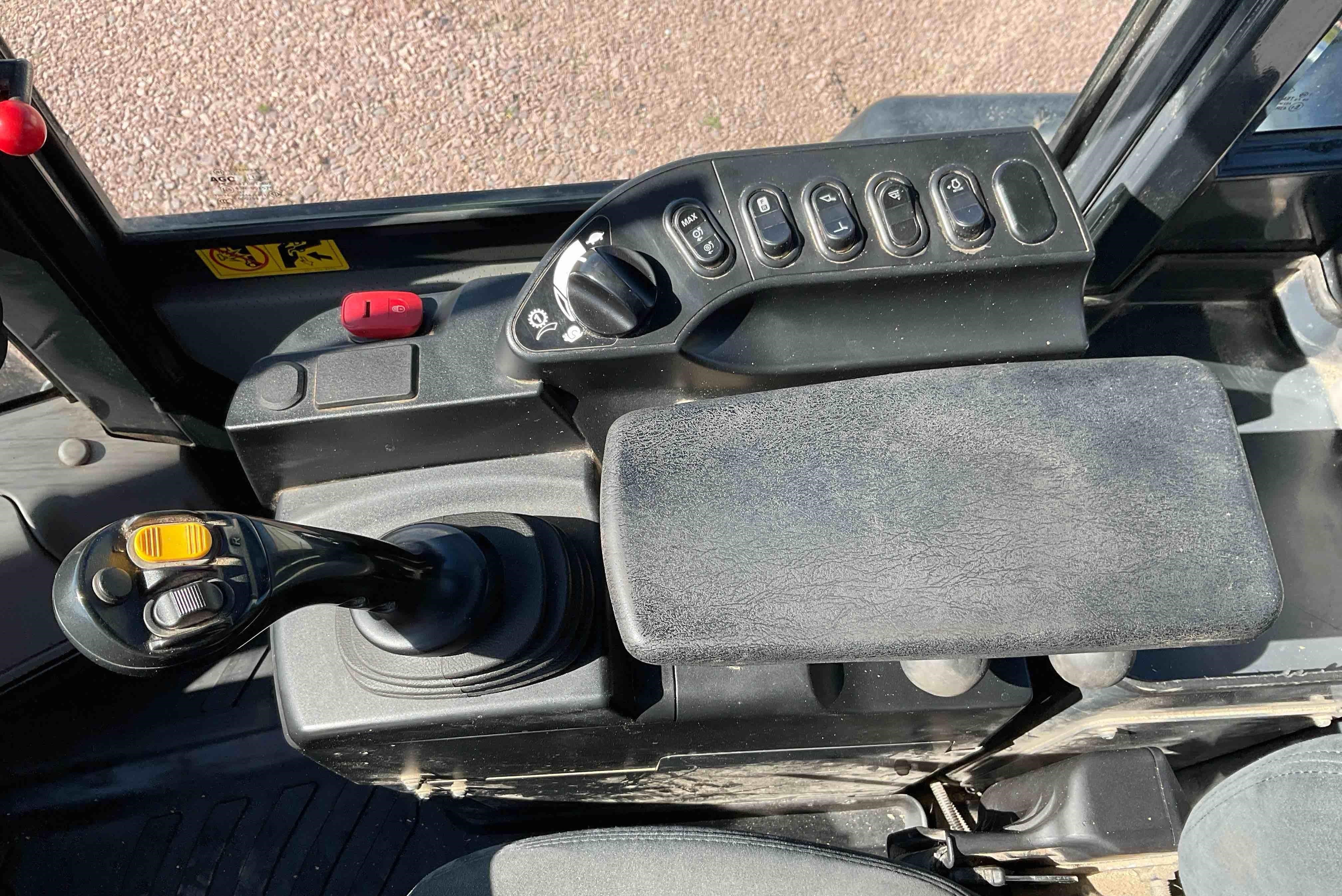 gallery 2019 Komatsu WA270-8 Wheel Loader
