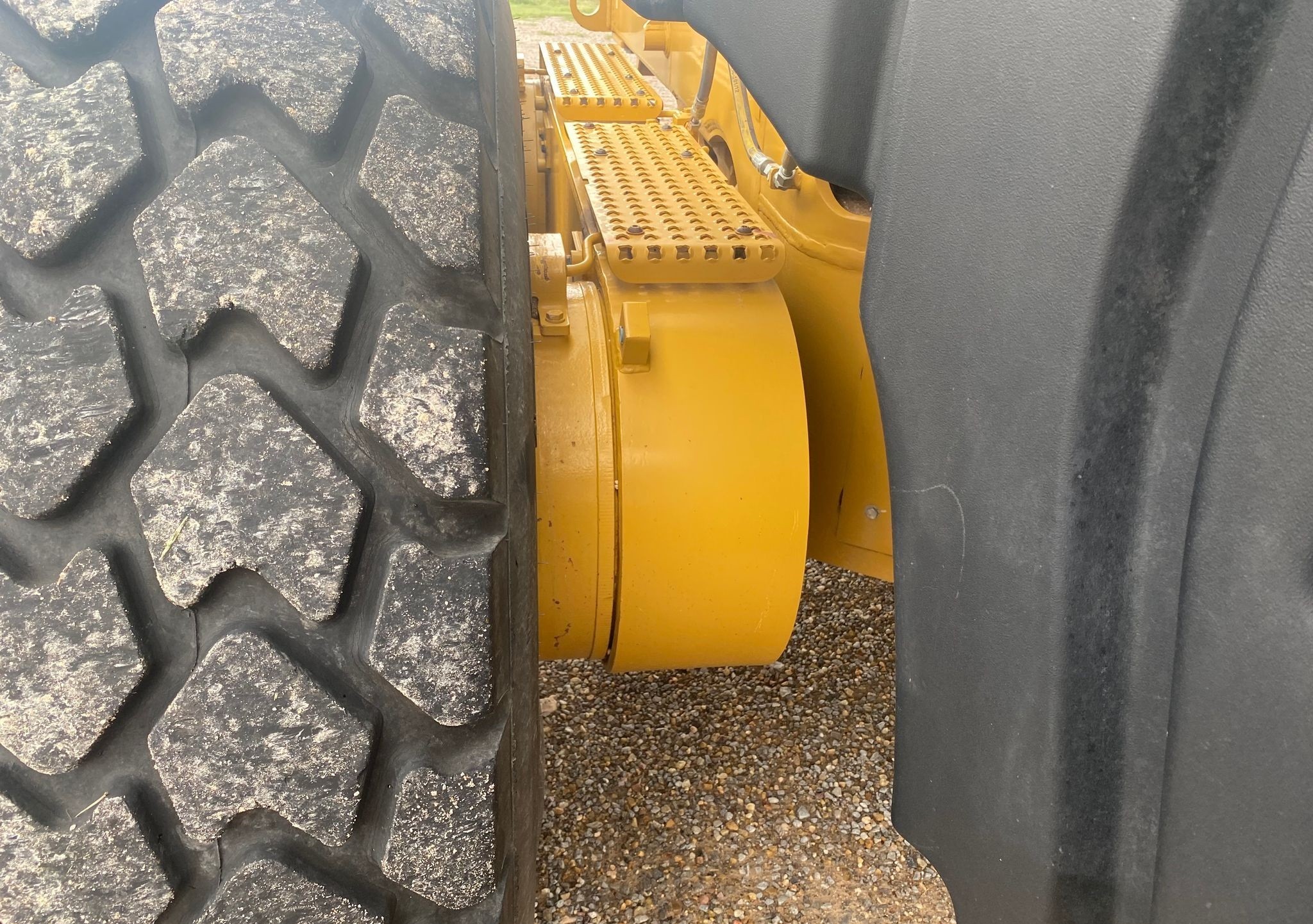 gallery 2010 Caterpillar 140M motor grader