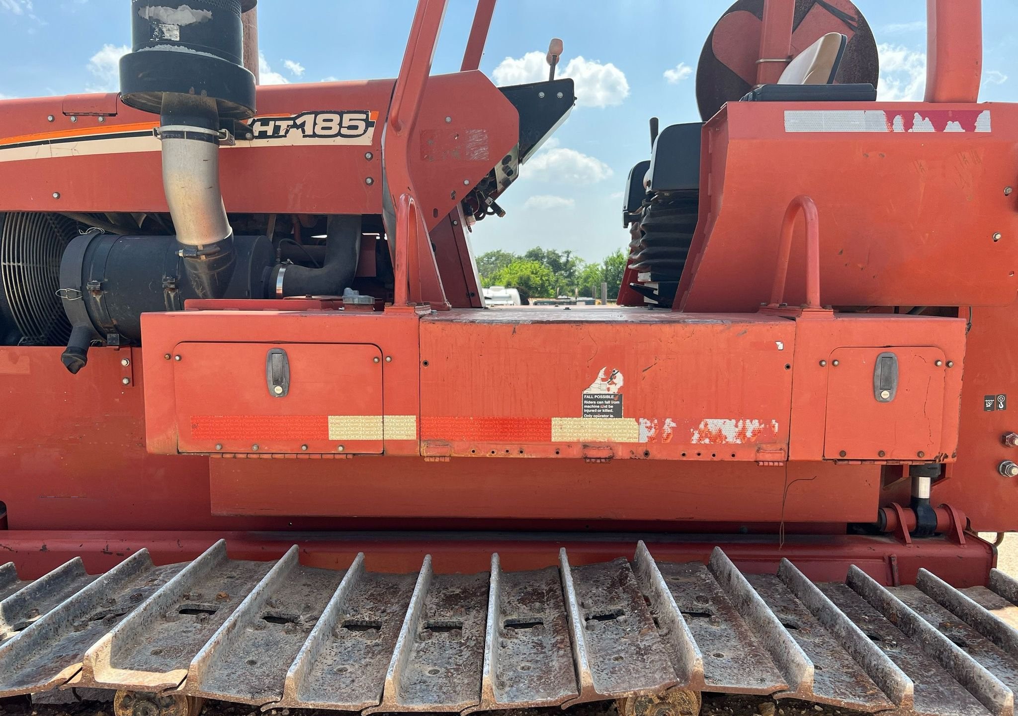 gallery 2006 Ditch Witch HT185 cable plow