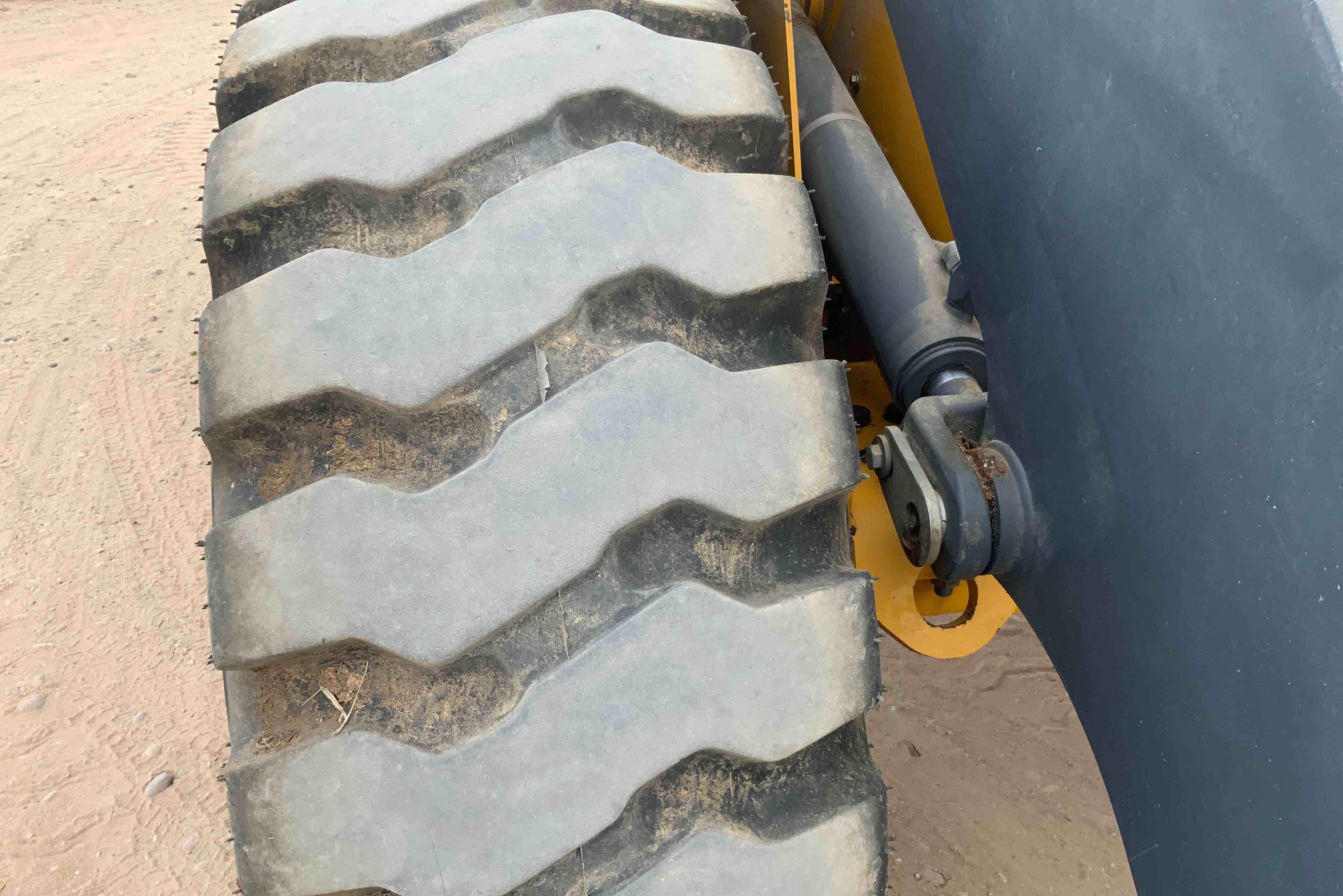 gallery John Deere 444K High Lift Wheel Loader