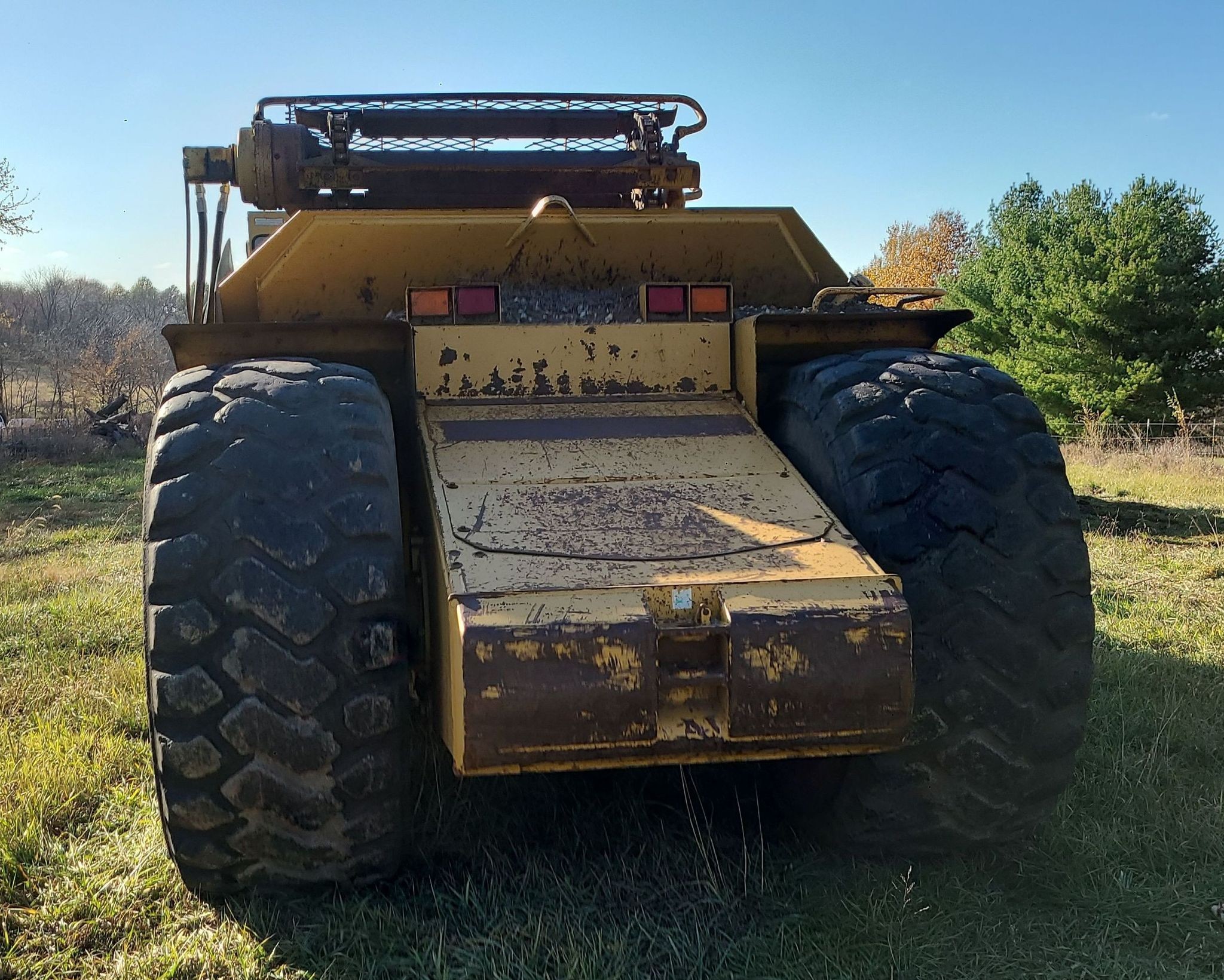 gallery 2006 Caterpillar 615C Series II elevating scraper