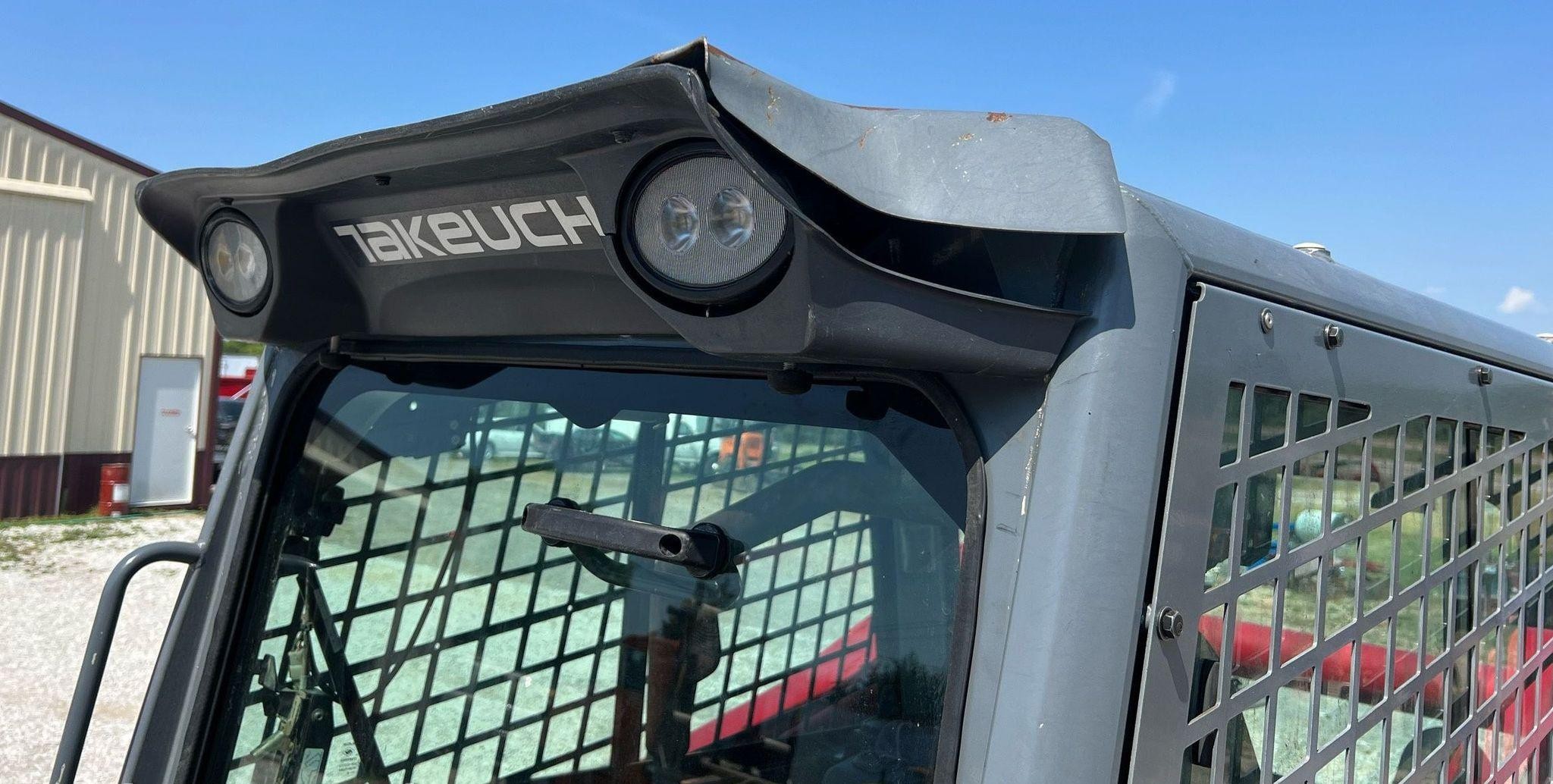 gallery 2016 Takeuchi TL12V2 tracked skid steer loader
