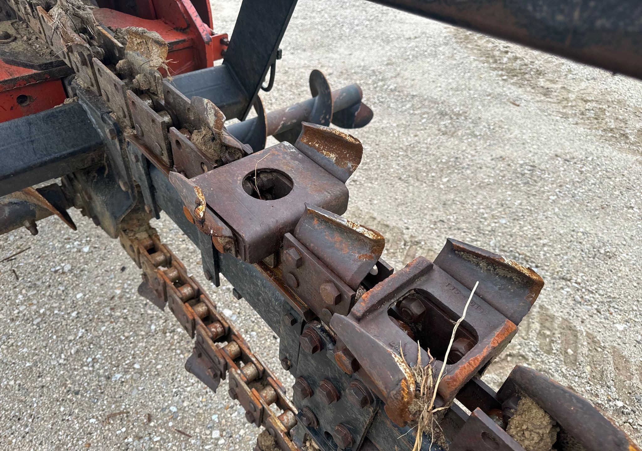 gallery 2013 Ditch Witch RT120 Quad trencher