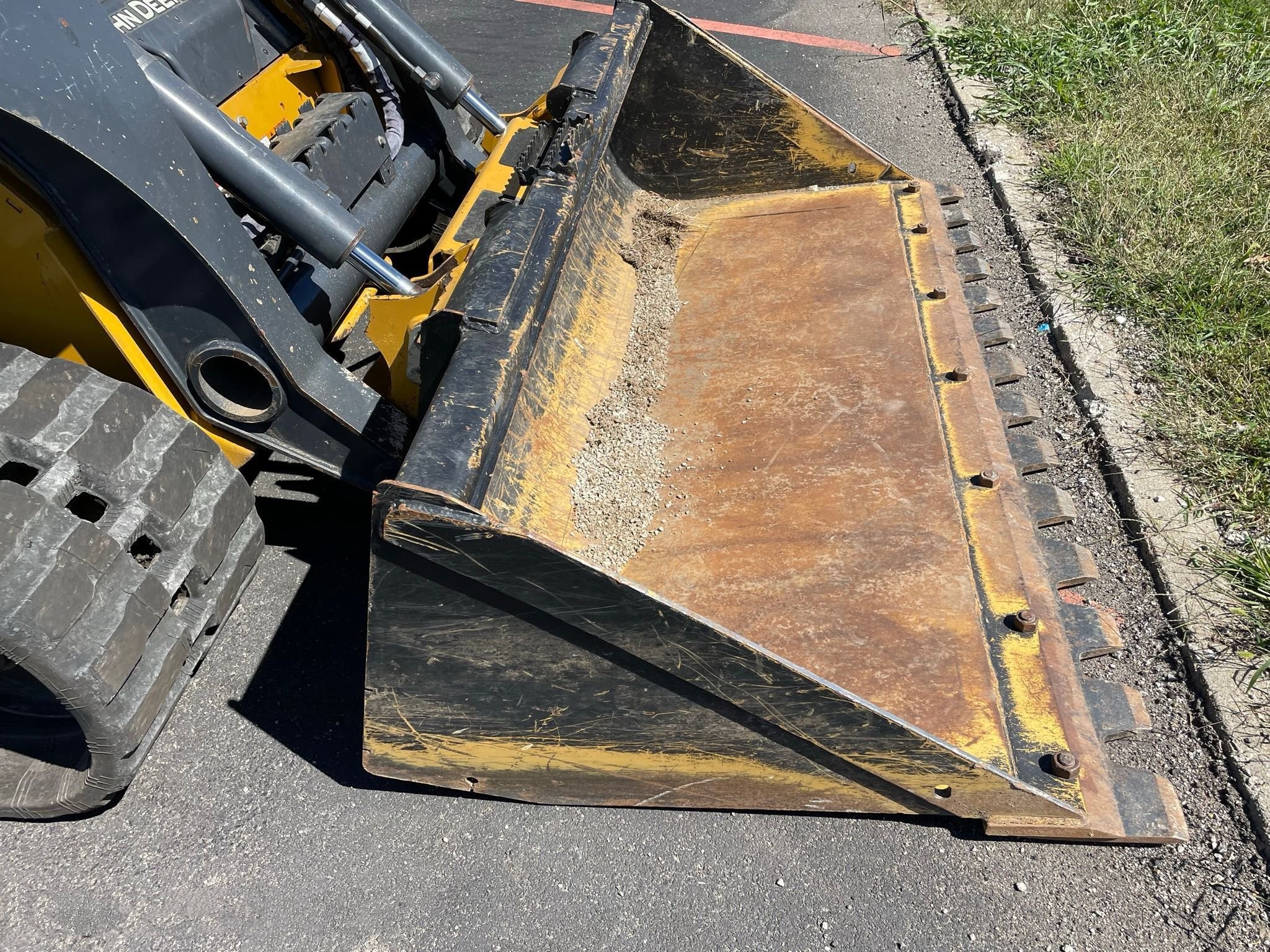 gallery 2021 John Deere 325G tracked skid steer loader