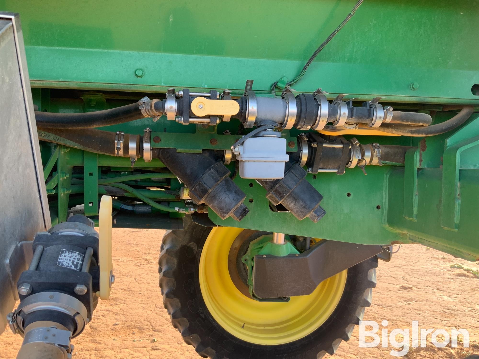 gallery 2011 John Deere 4730 Self-Propelled Sprayer