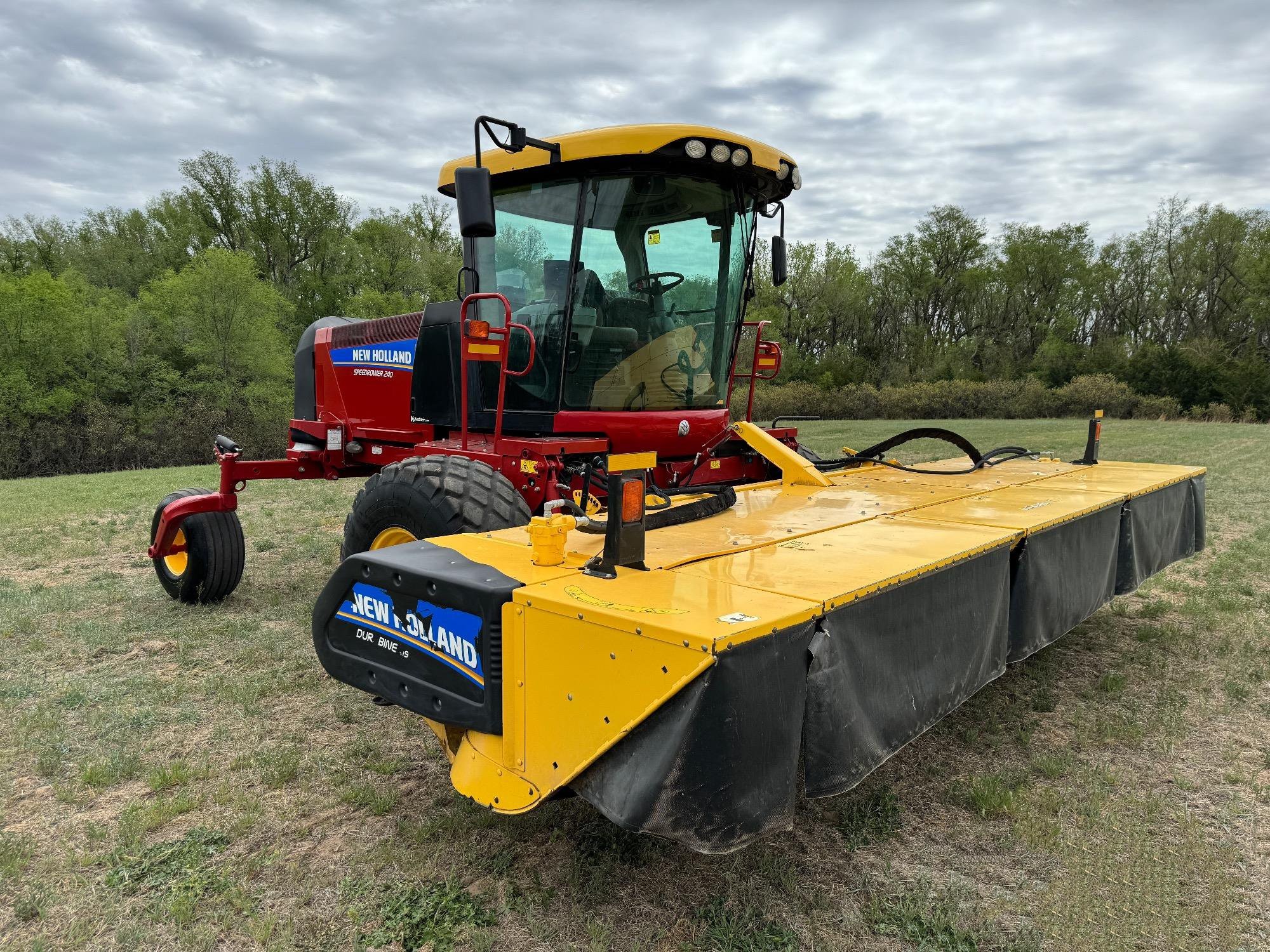 gallery 2014 New Holland Speedrower 240 Self-Propelled Windrower