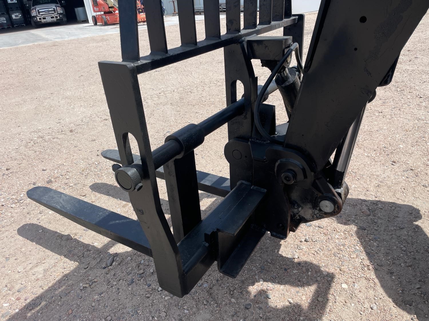 gallery 2013 JLG G1055A 4x4x4