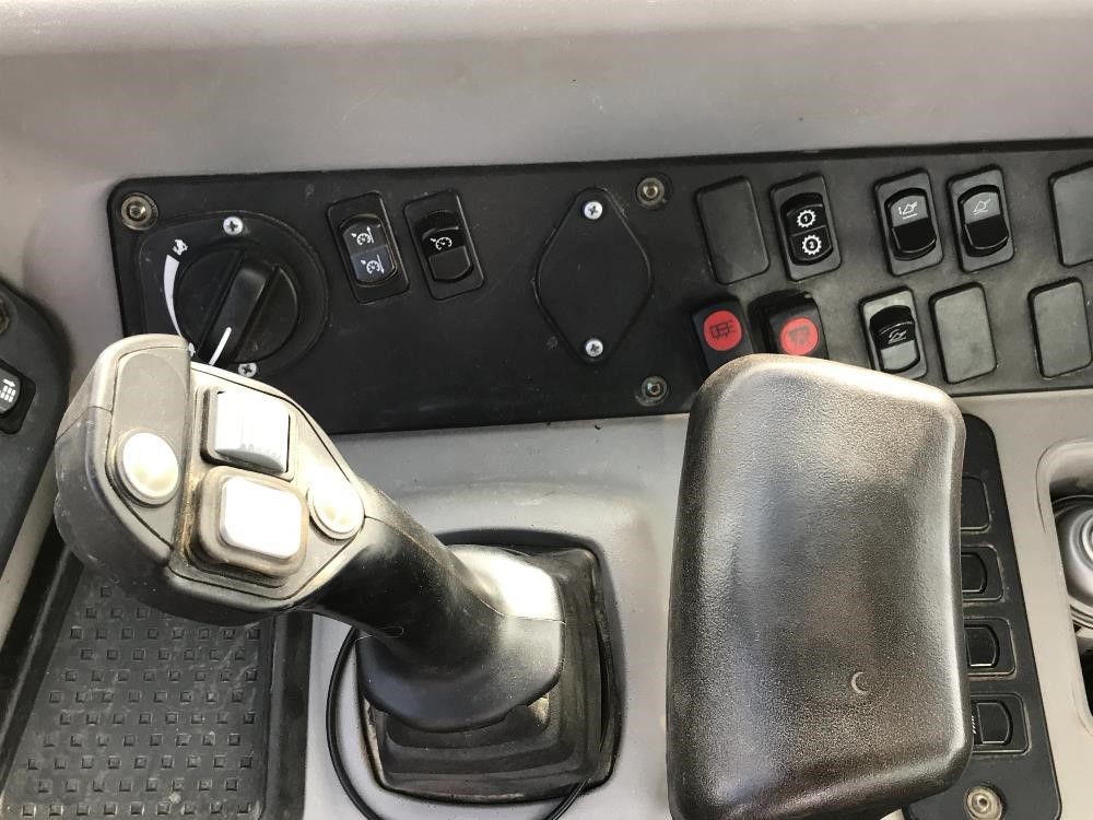 gallery 2018 Case 221F Compact Wheel Loader