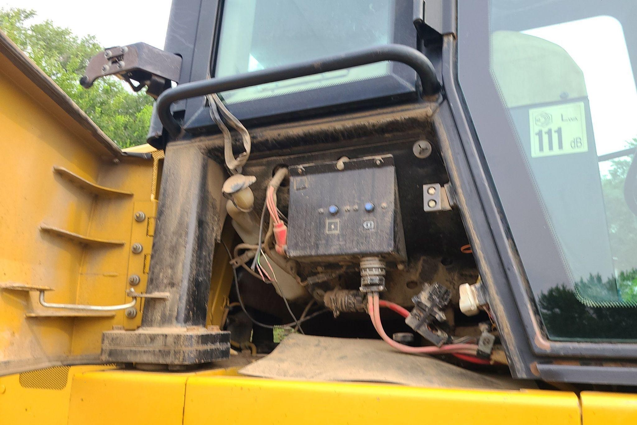 gallery 2008 Caterpillar 963D track loader