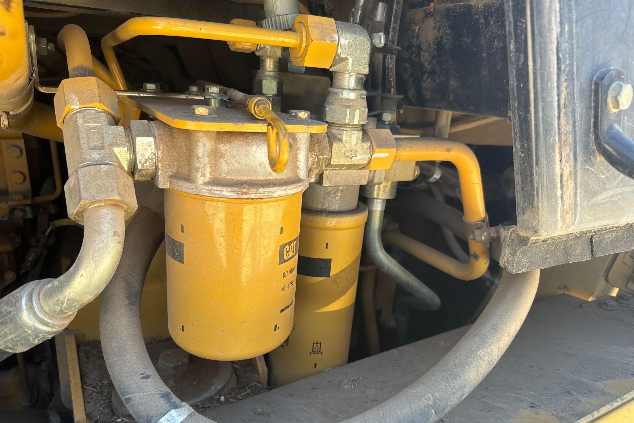 gallery 2002 Caterpillar 953C track loader