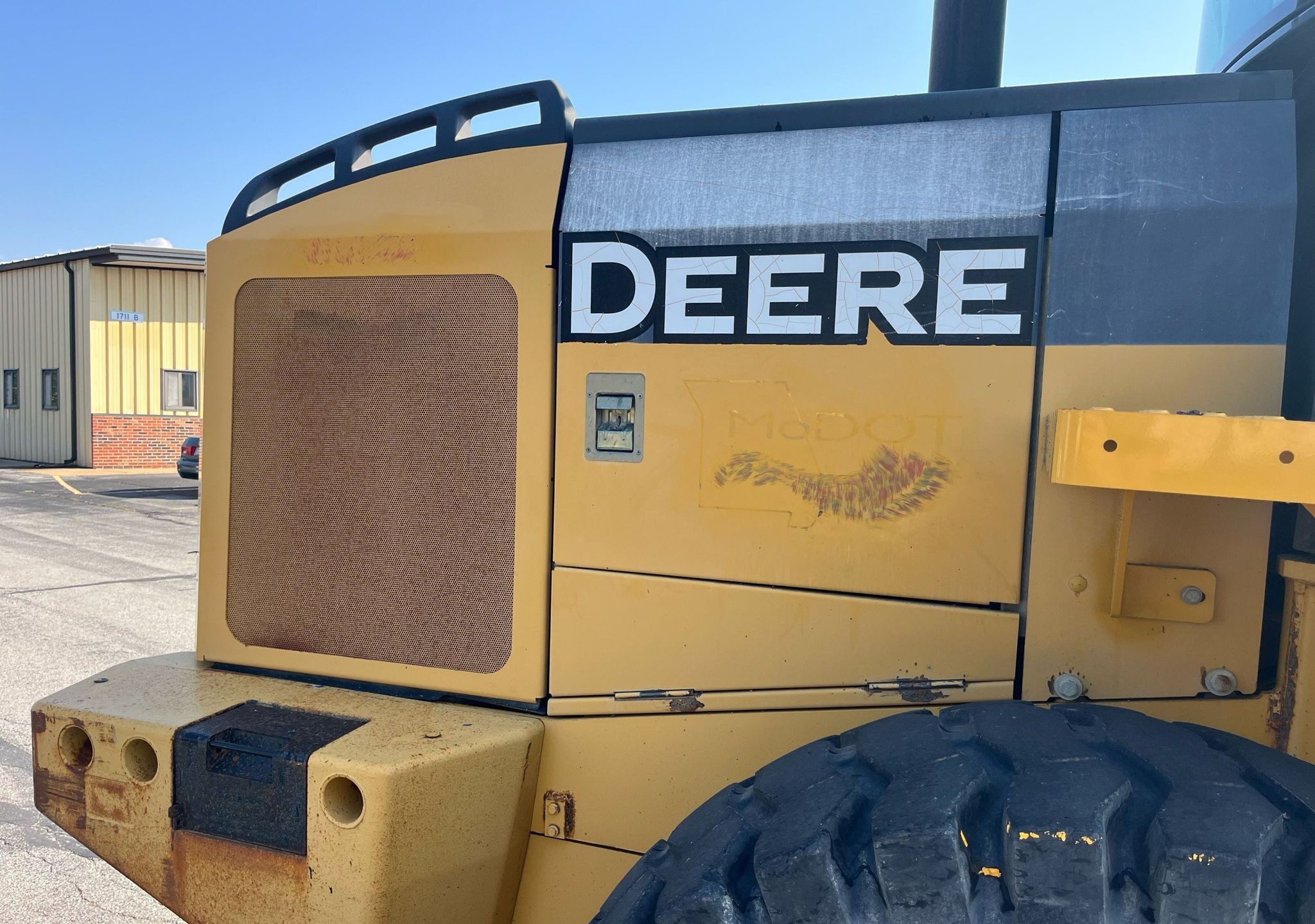 gallery 2005 John Deere 544J wheel loader