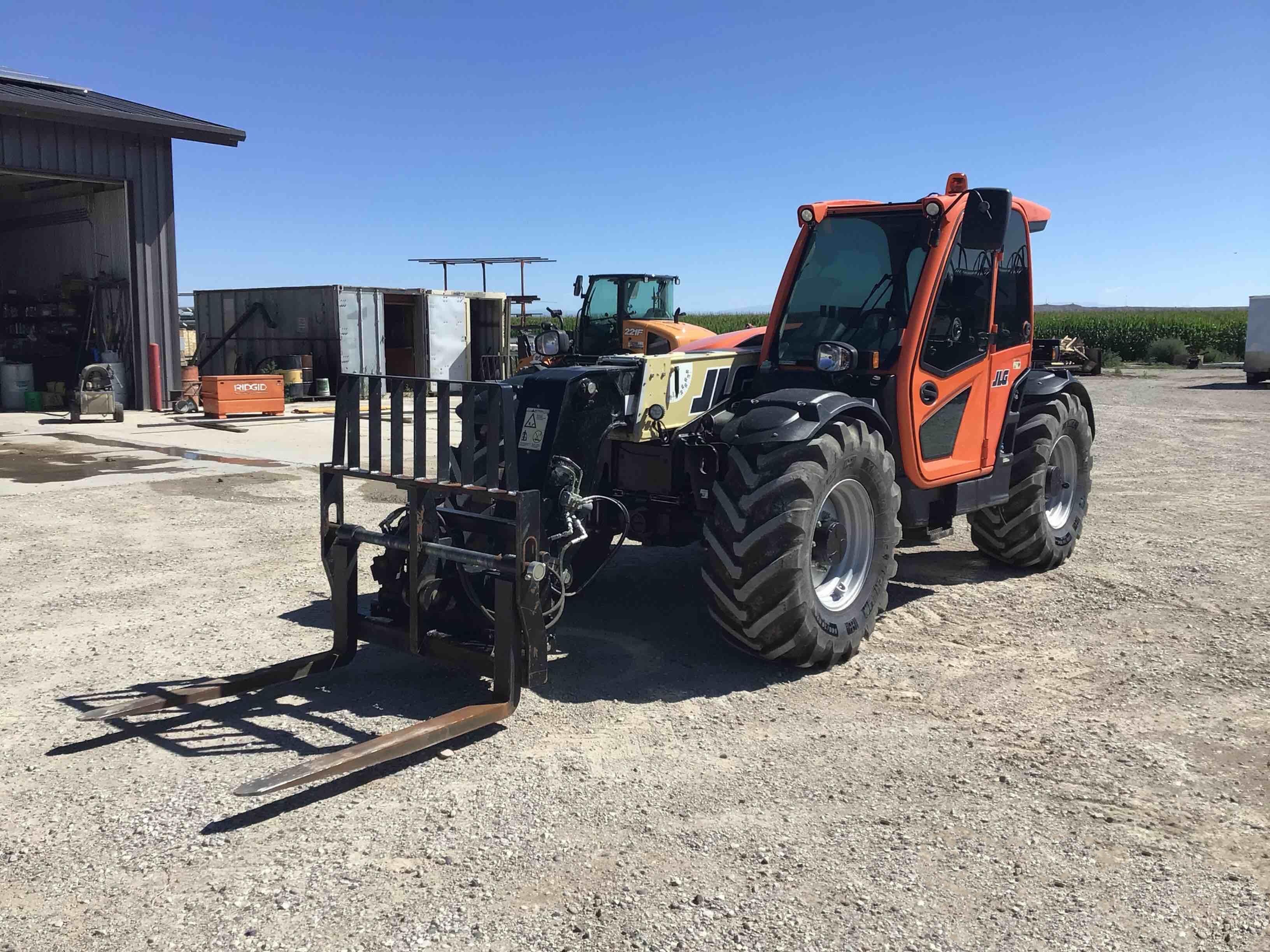 gallery 2018 JLG 925 Telehandler