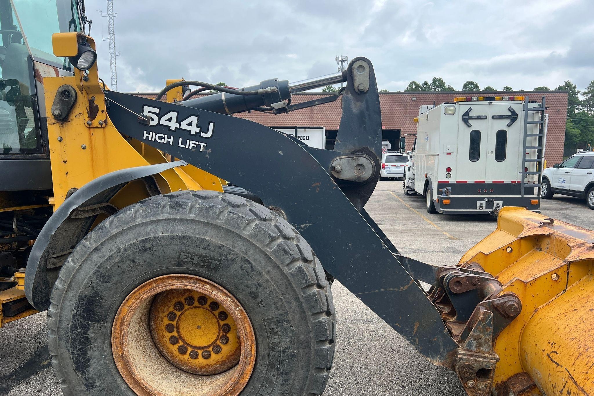 gallery 2008 John Deere 544J wheel loader