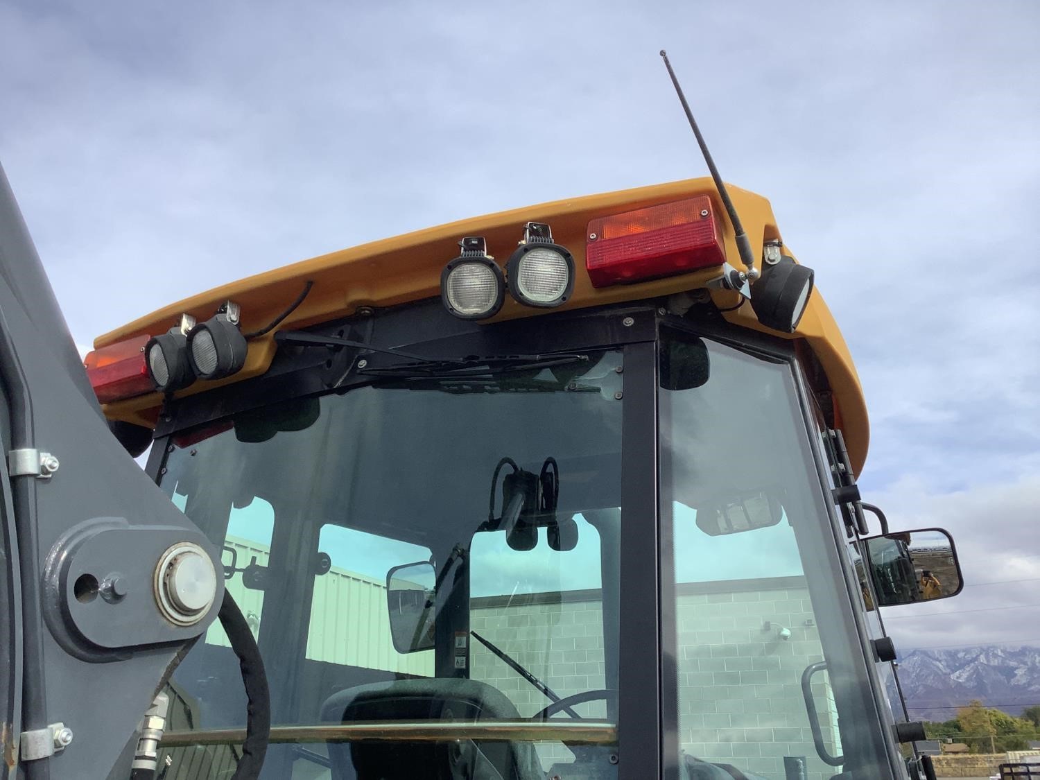 gallery 2015 John Deere 310SL 4x4 Loader Backhoe WExtendahoe, Compactor & Bucket